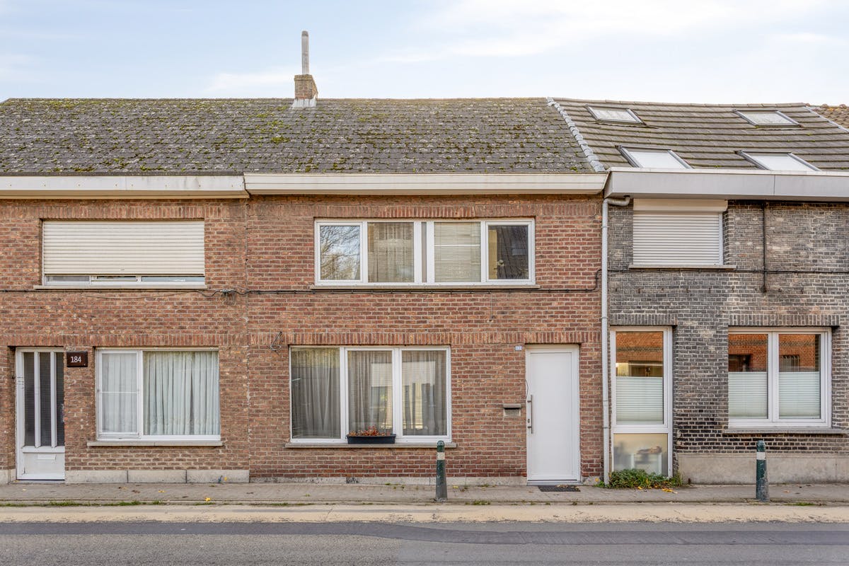 Huis met 4 slaapkamers, 2 badkamers en tuin te koop in Niel foto {{pictureIndex}}