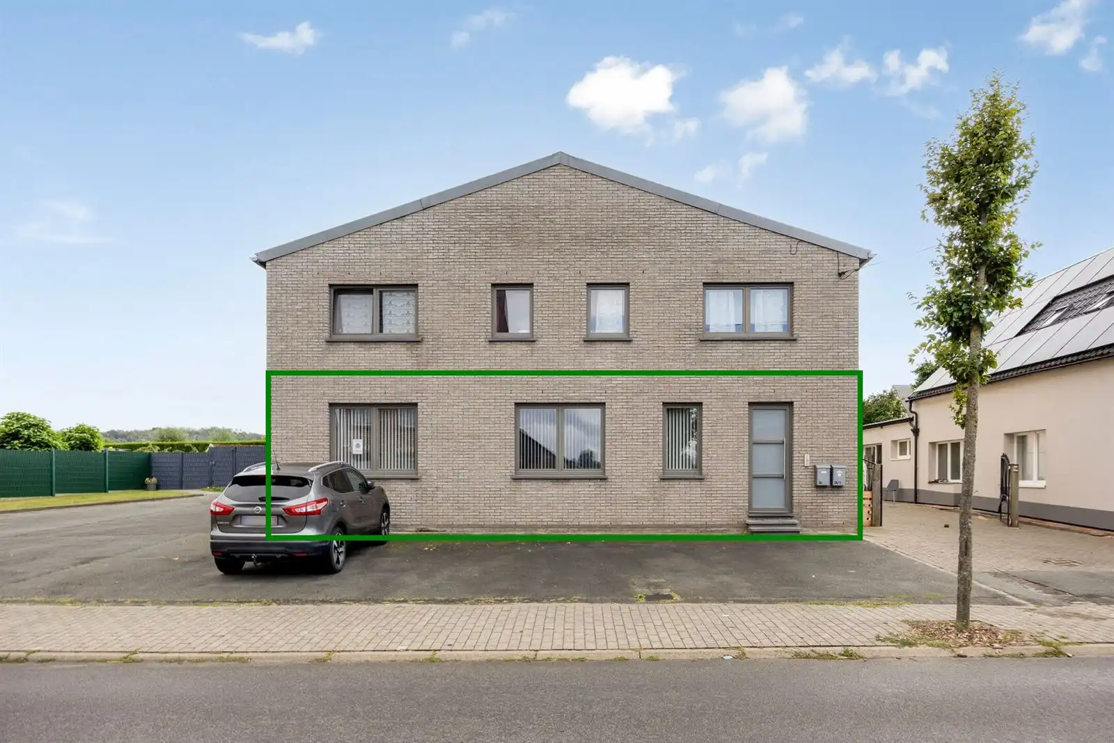 Gelijkvloers appartement te koop met 2 slaapkamers foto {{pictureIndex}}