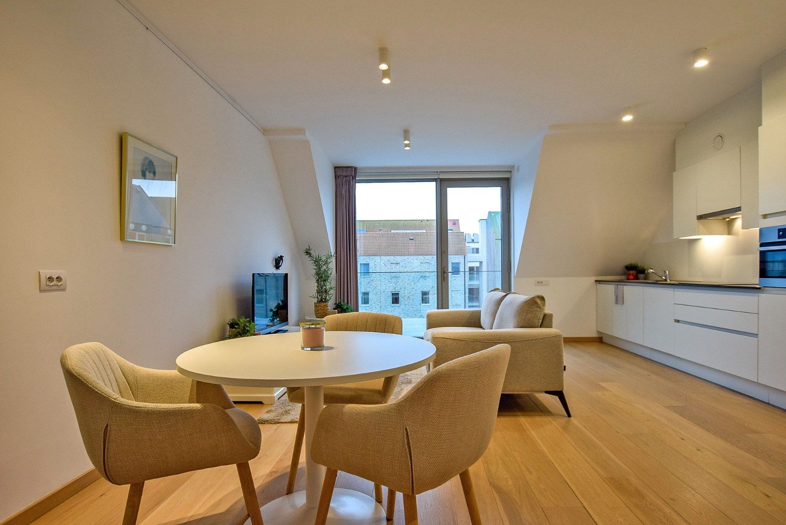 Prachtig 1-slaapkamerappartement (assistentiewoning) in Residentie Clarenhof, uniek wonen in hartje Nieuwpoort.  foto 7