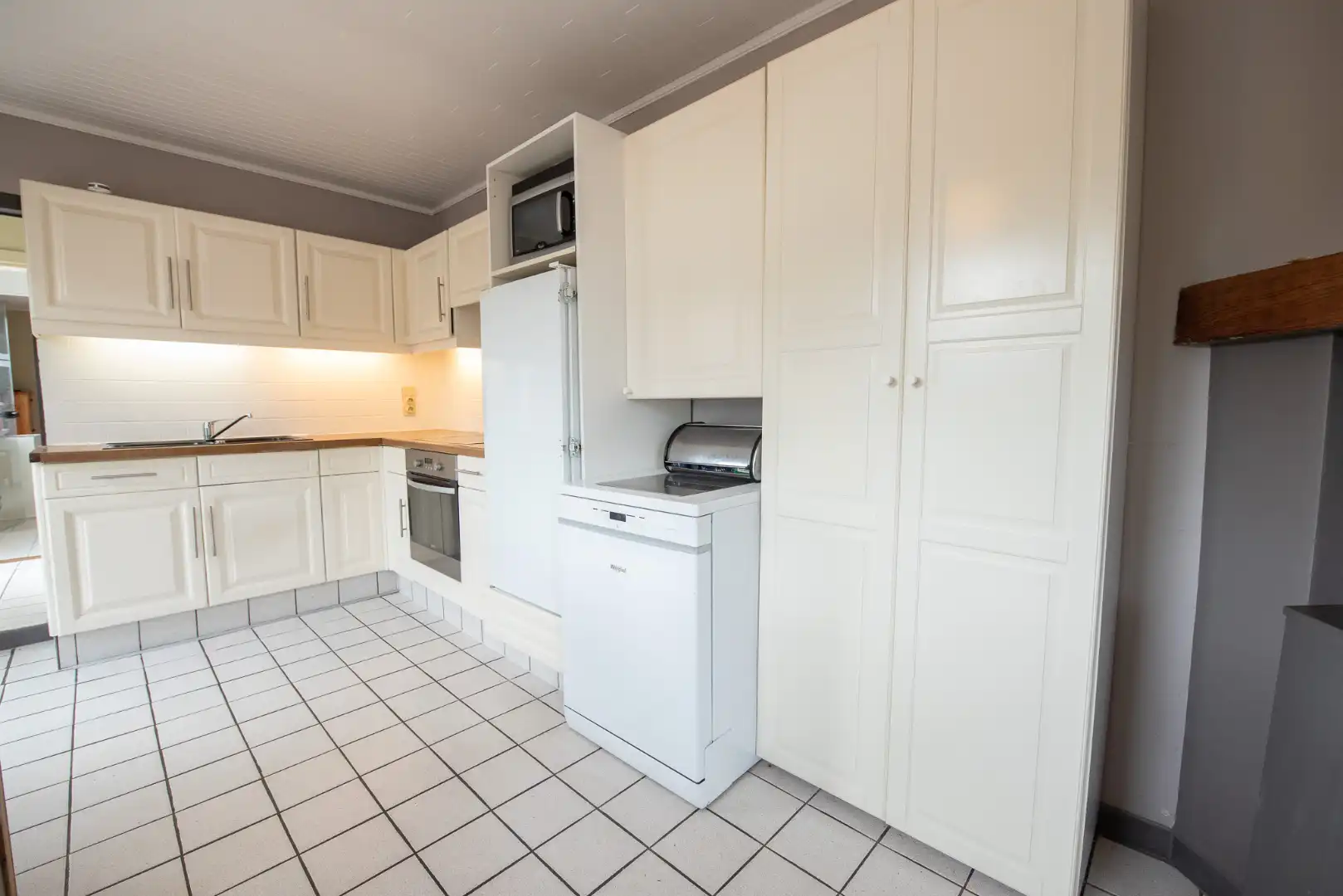Halfopen bebouwing met 2 slaapkamers op groot perceel van 1305 m² foto 9