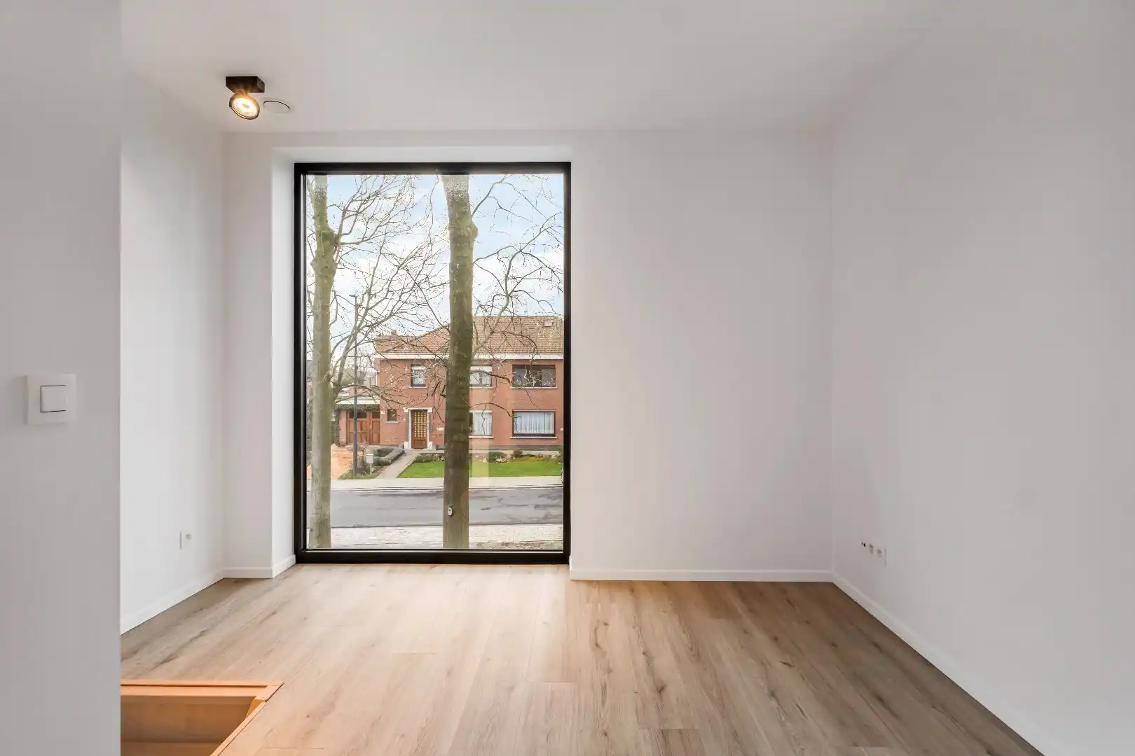 Halfopen woning in Scandinavische stijl met garage en tuin in Otegem foto 10