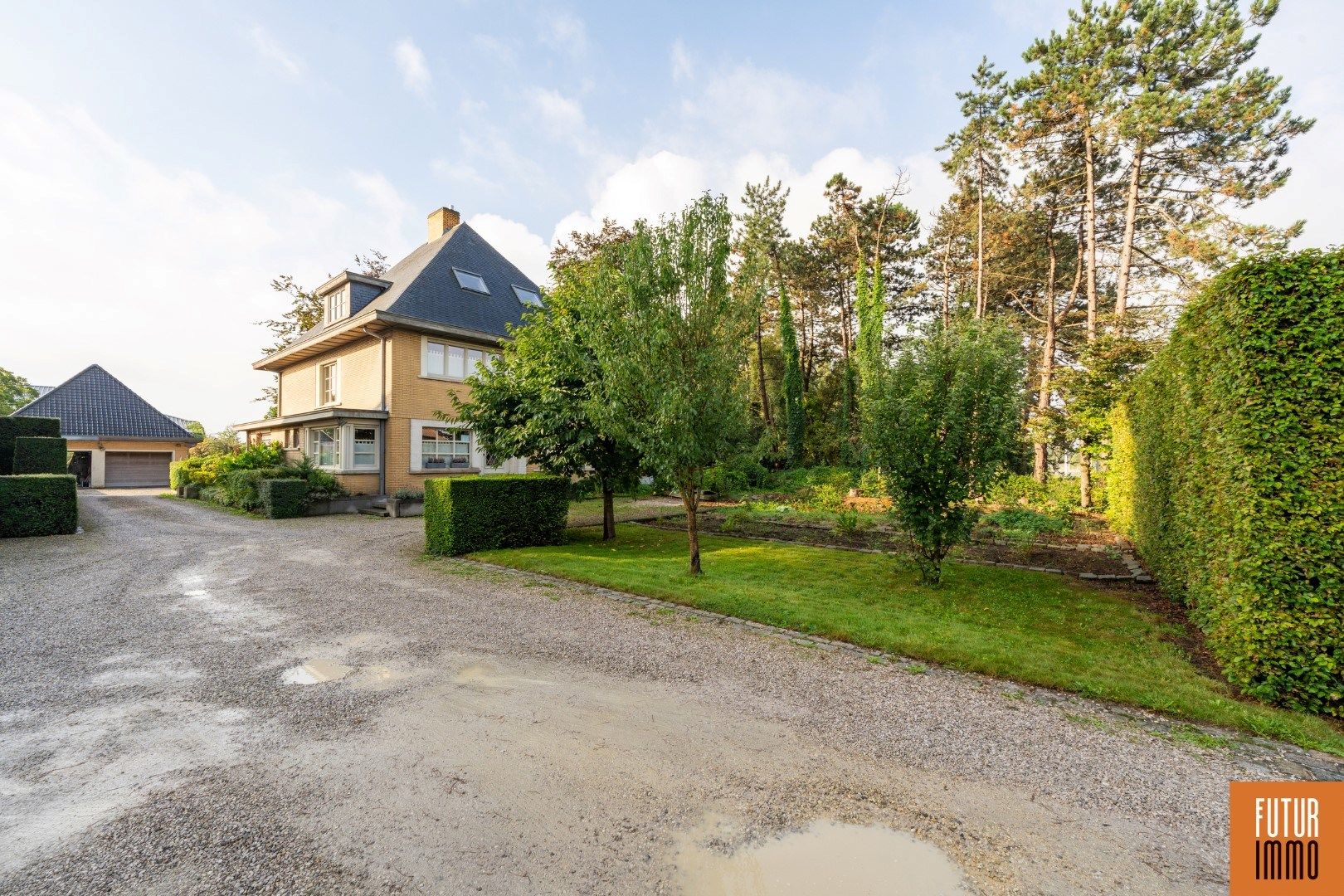 Karaktervolle villa op 1.354m² met bijgebouw in Ardooie foto 2