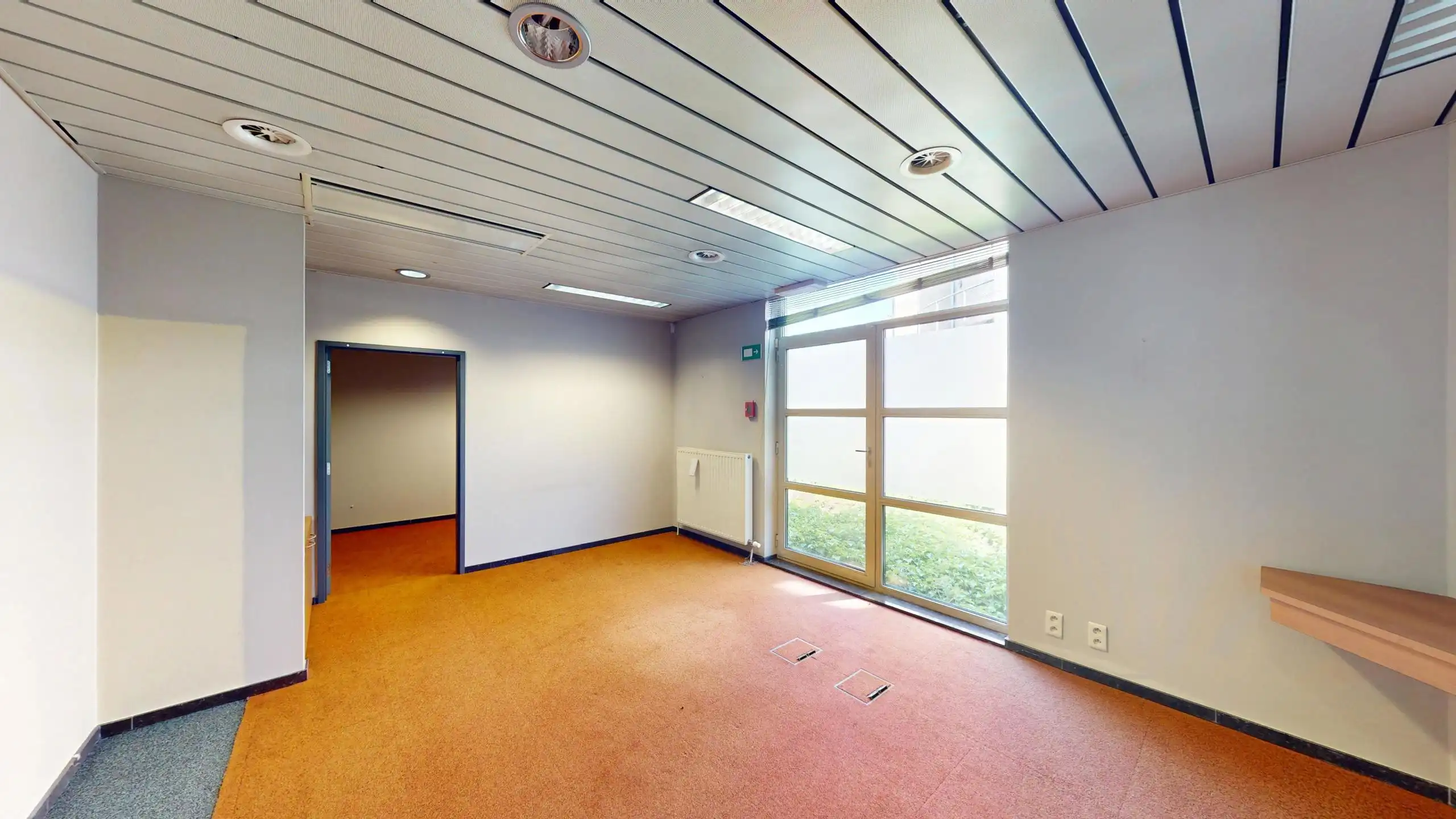 Zeer ruim kantoor op commerciële locatie in centrum Beringen foto 27