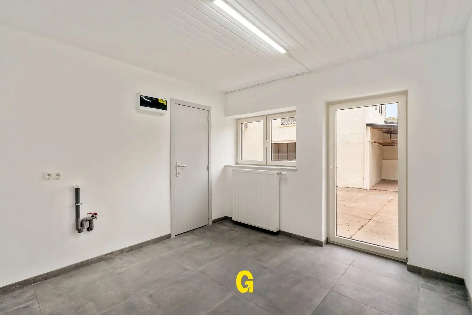 Vakkundig gerenoveerde woning met binnenkoer, tuin en bijgebouwen op 4a 62ca - EPC label B foto 12