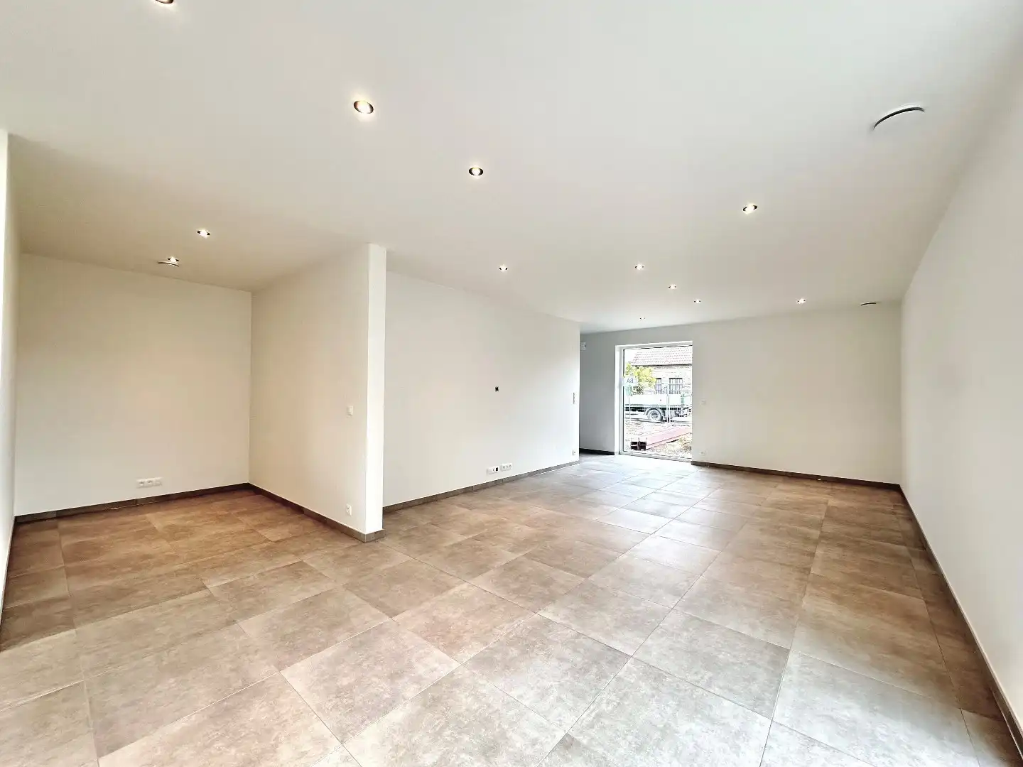 Te huur: prachtige nieuwbouwwoning in groene omgeving te Voeren foto 4