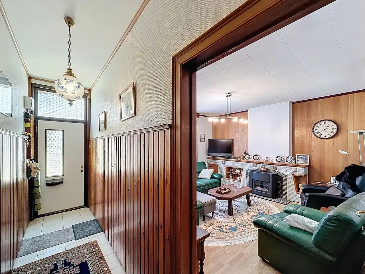 Aangenaam gelegen woning in de mooie vernieuwde H. Consciencestraat te Heist. foto 2