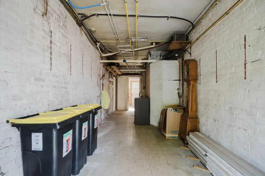 Unieke handelsopportuniteit op het Kerkplein van Sint-Eloois-Winkel foto 8