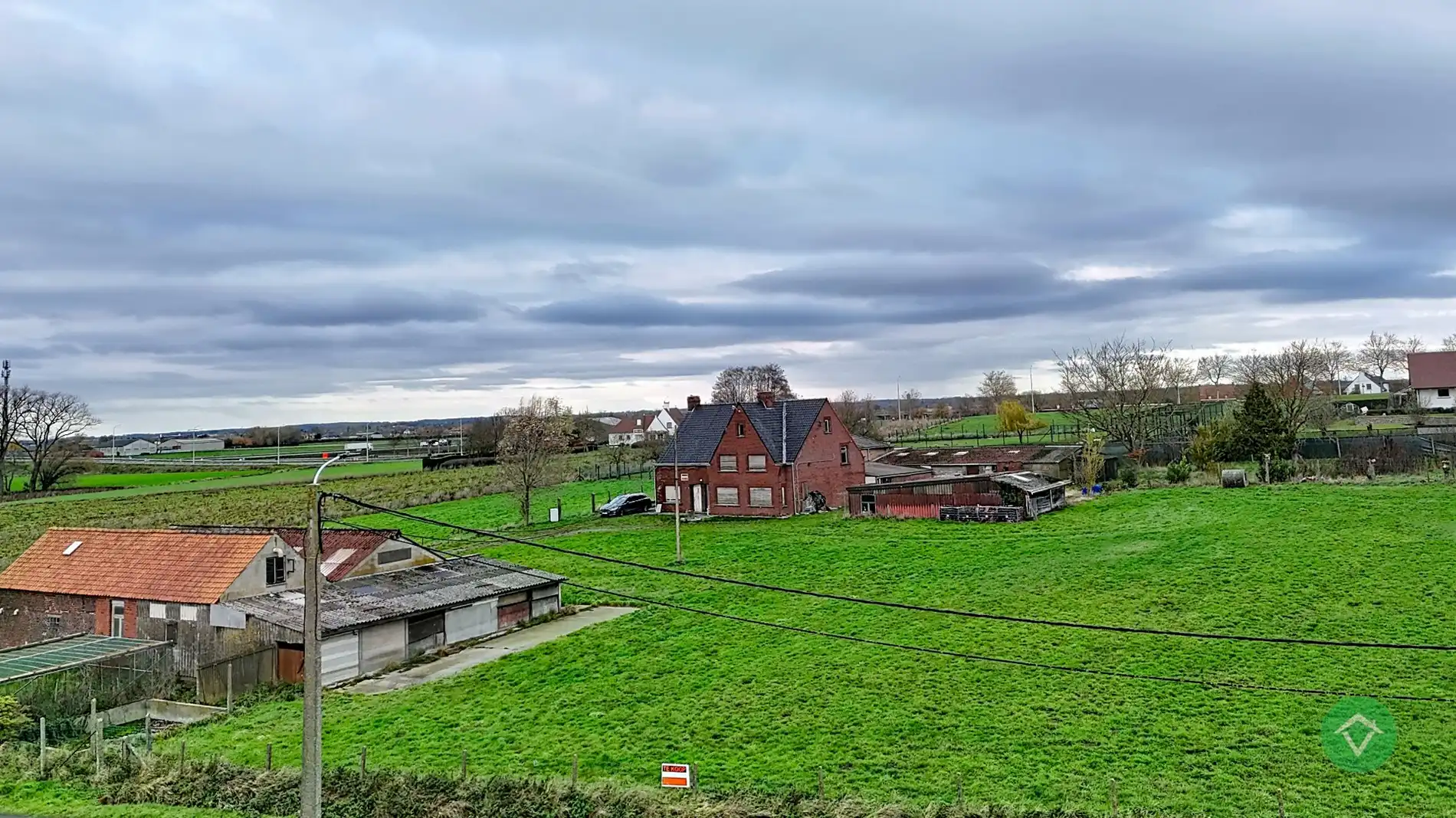Alleenstaande woning met vergezichten te Zwevezele foto 2