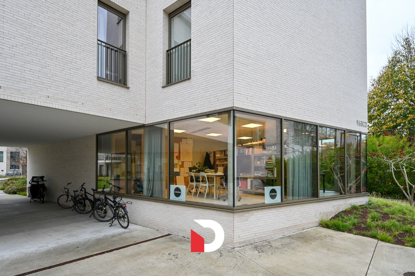 Recente kantoorruimte met 2 parkings op toplocatie te Sint-Michiels (Brugge) foto 9