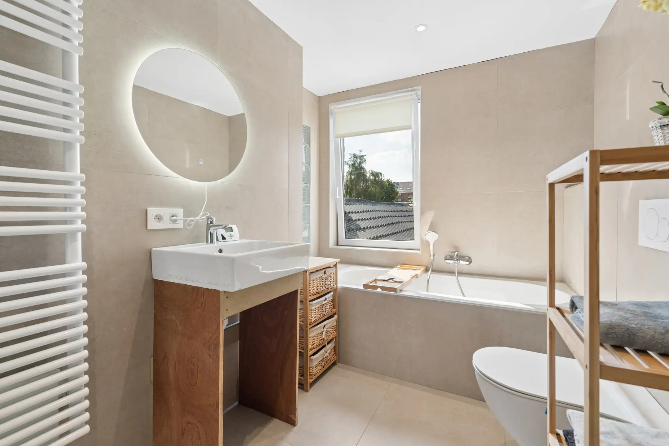 Gezellige, instapklare 2-gevelwoning nabij centrum Okegem foto 15