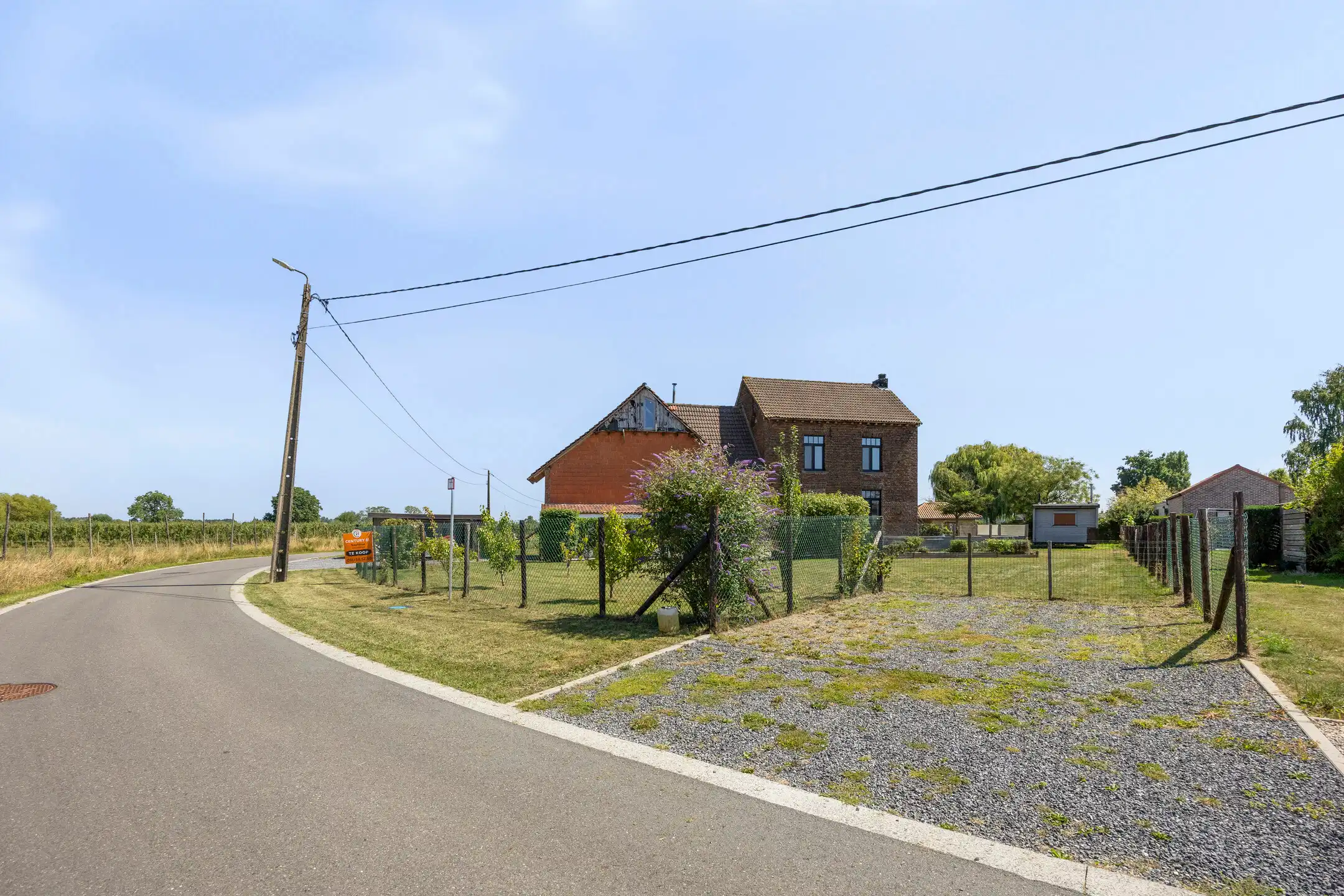 Deels gerenoveerde woning met prachtig verzicht op 14 are foto 24