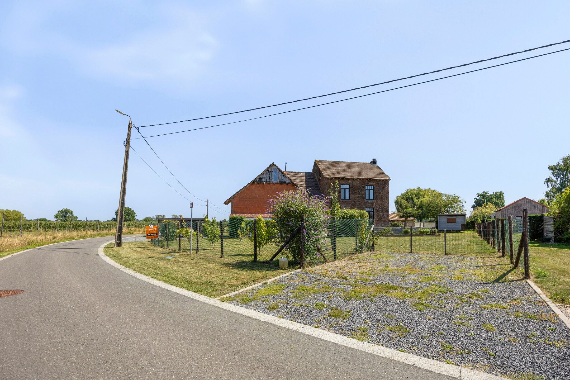 Deels gerenoveerde woning met prachtig verzicht op 14 are foto 24