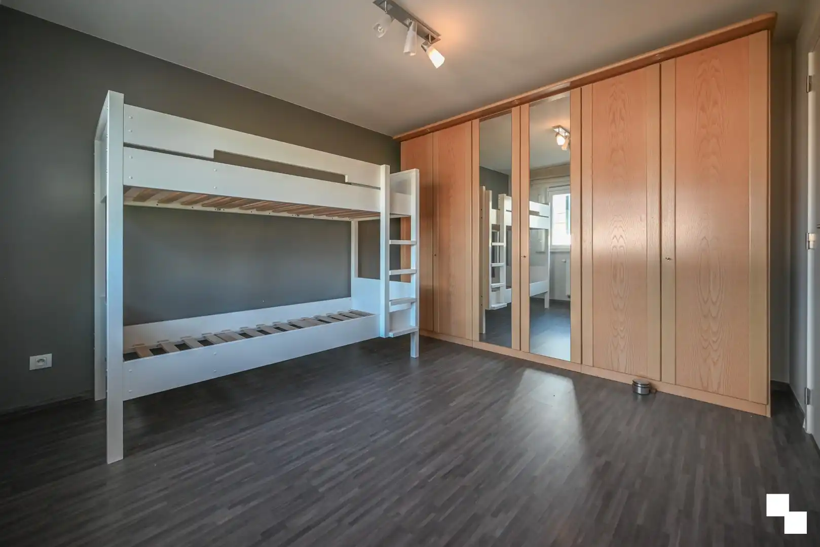 Ruime energiezuinige woning te Wevelgem foto 13
