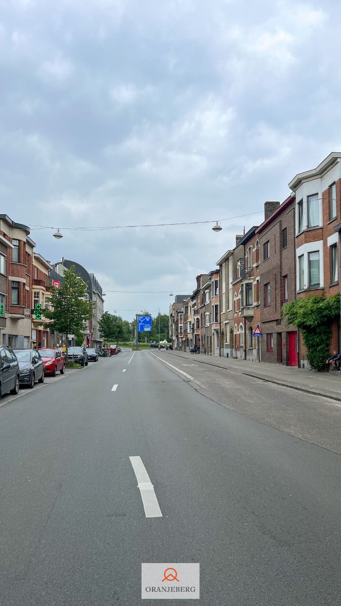 Gerenoveerd gelijkvloerse commerciële ruimte vlakbij UZ foto 23