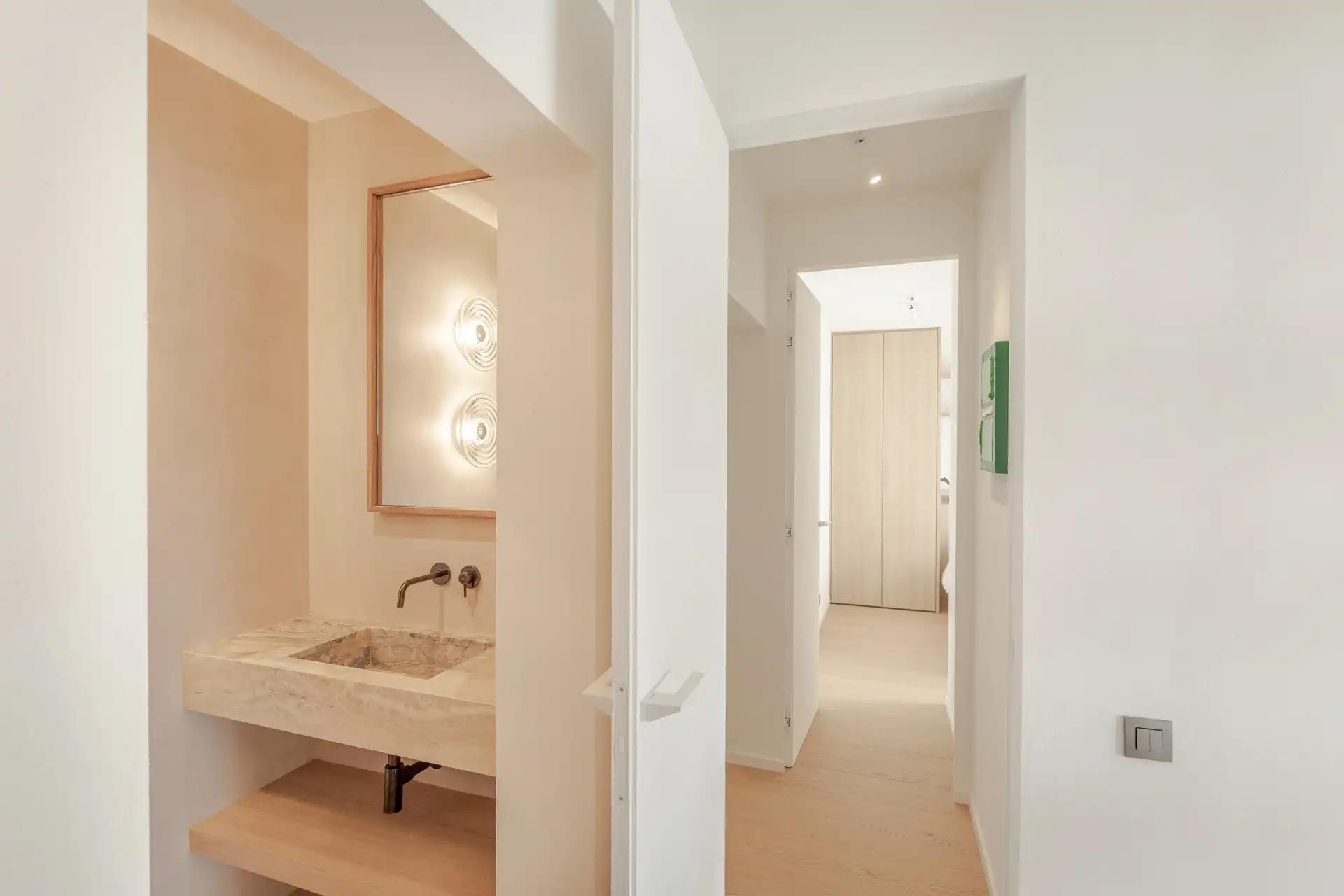 Prachtig gerenoveerd appartement in villaresidentie te Duinbergen foto 20