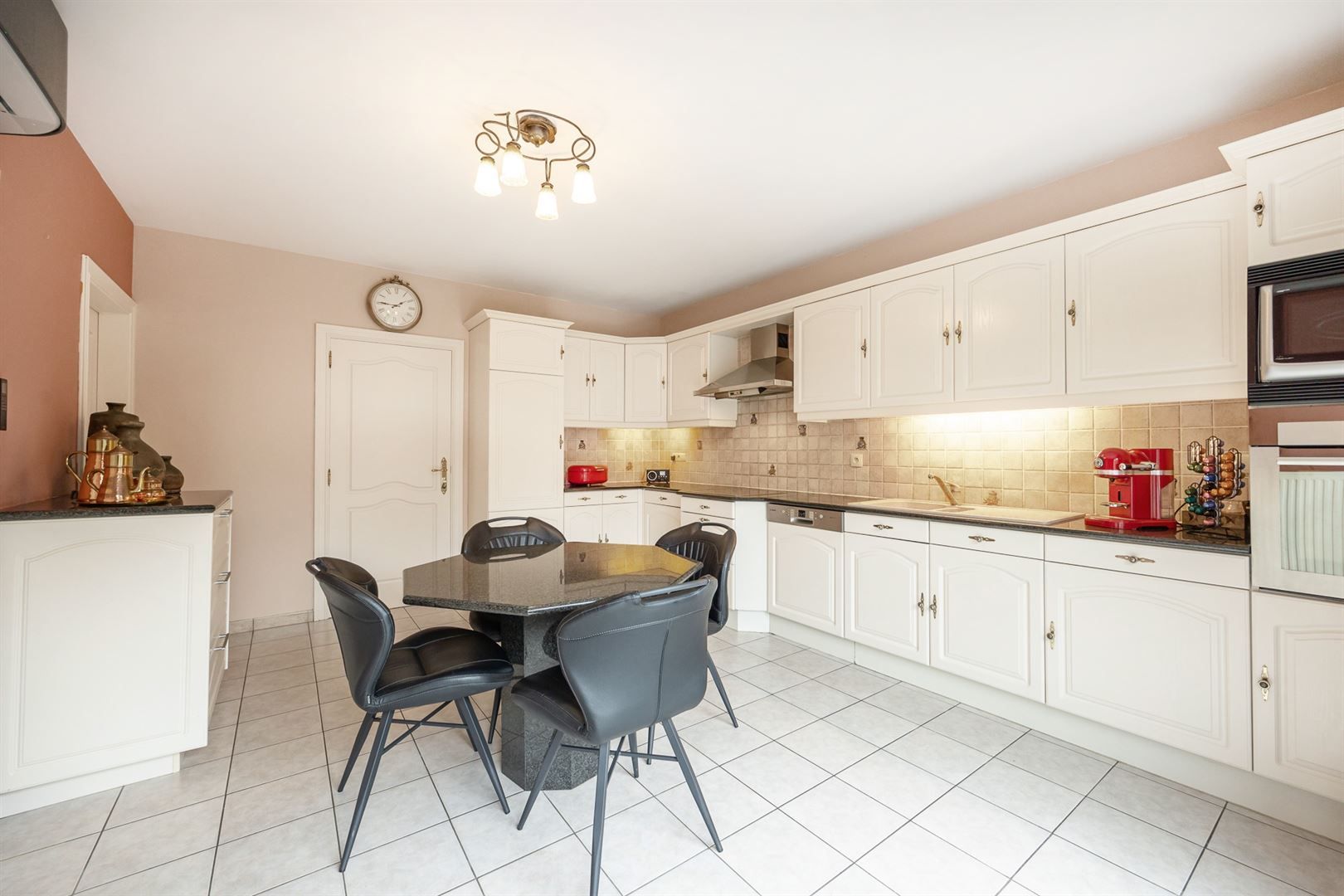 Instapklare woning met verzorgde, ruime tuin! foto 7