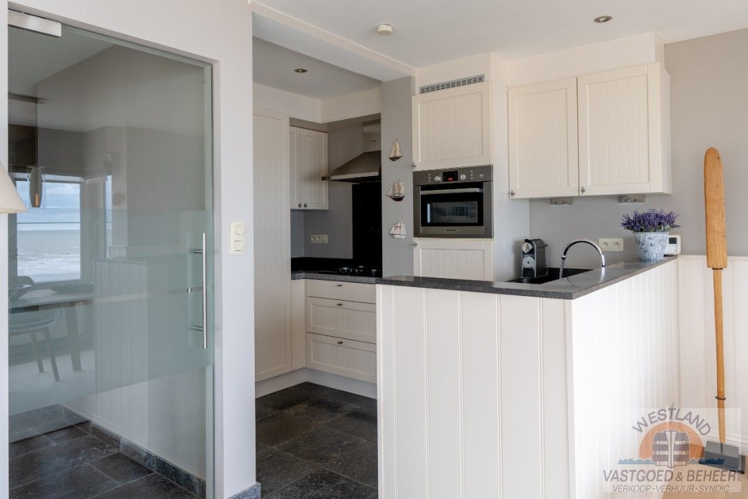 Instapklaar appartement met frontaal zeezicht – Nieuwpoort Zeedijk foto 10