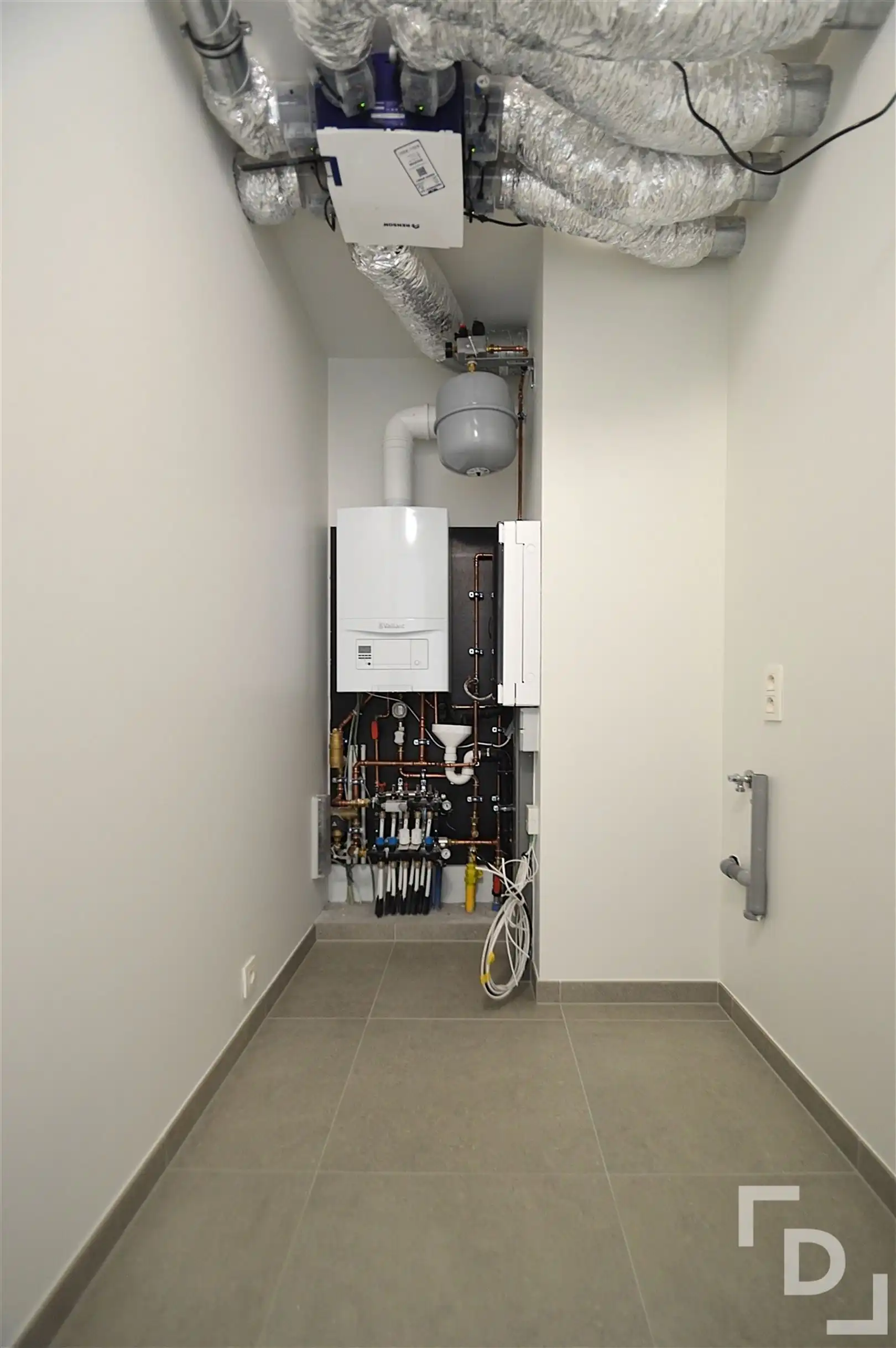 Nieuwbouwappartement met carport te huur te Ieper foto 15