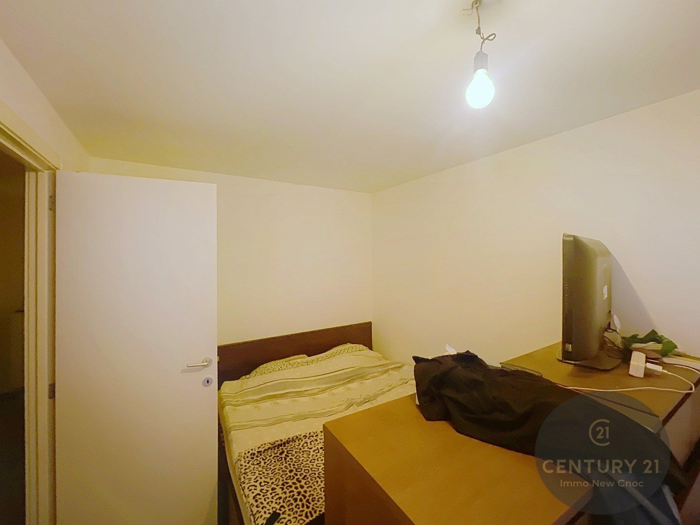 2 slaapkamer appartement met koer en garagestaanplaats foto 7