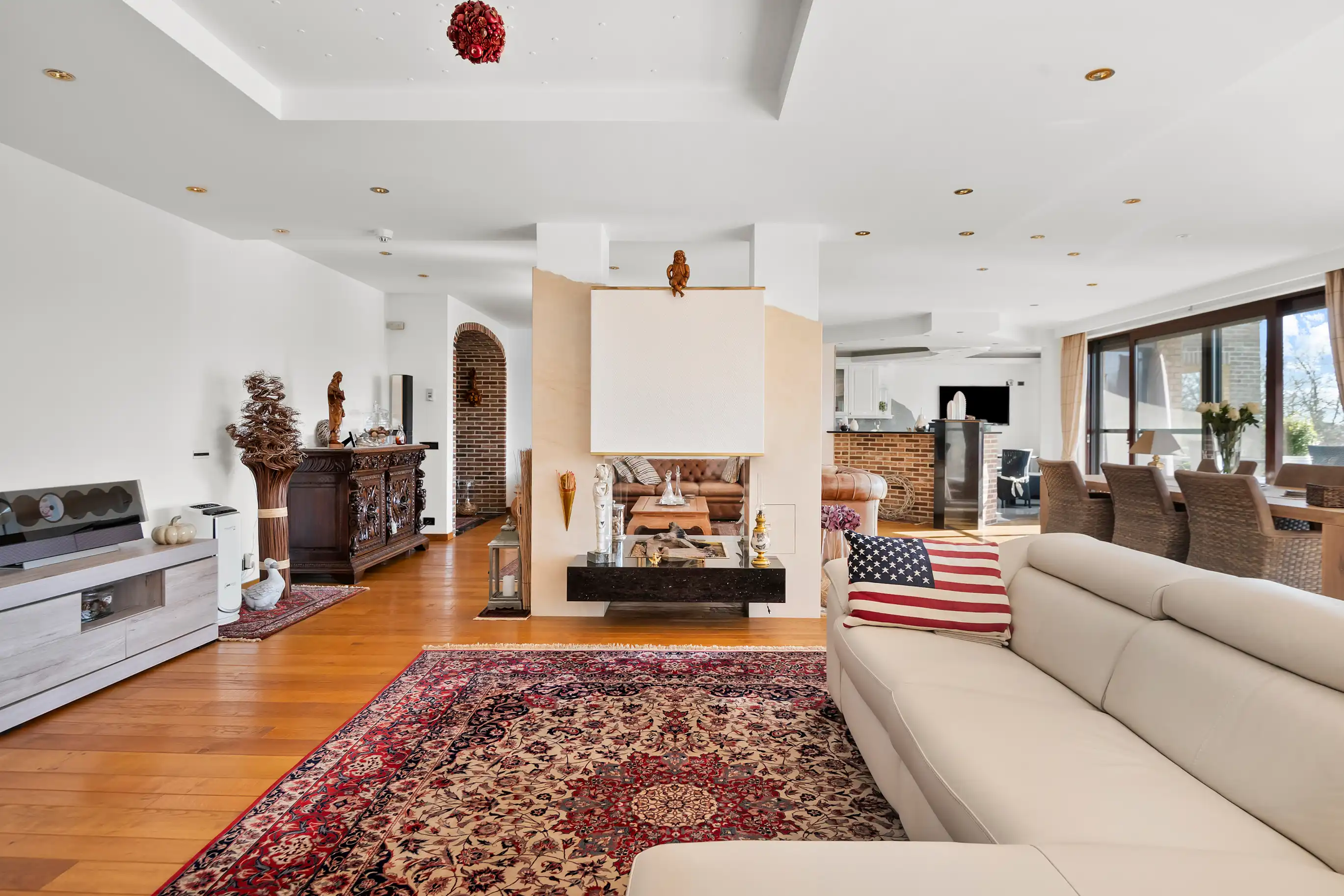 Exclusief appartement van 250 m² met panoramisch zicht op de vaart. foto 7