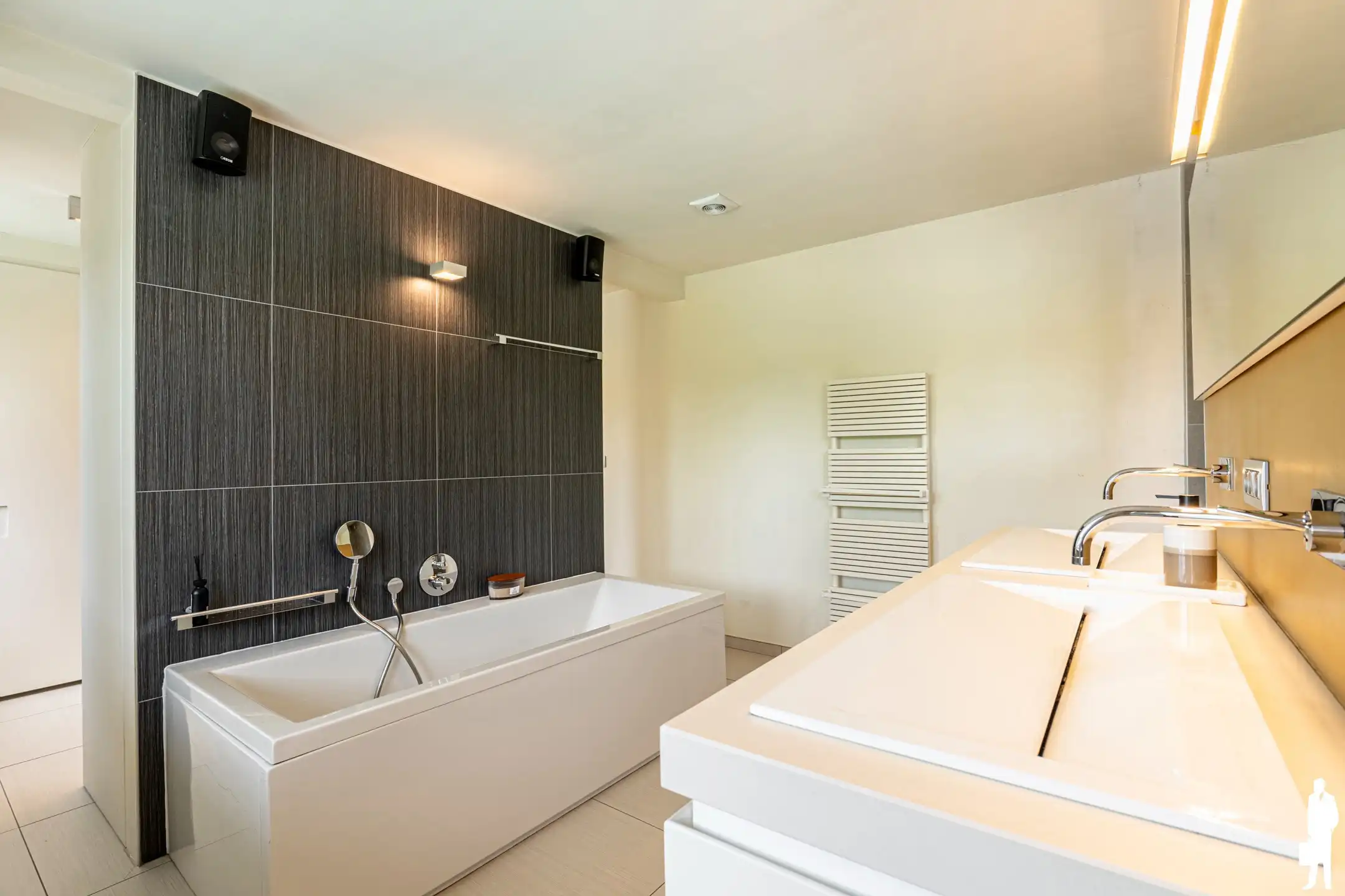 Villa met zwembad en poolhouse op een perceel van 1.350m² foto 14