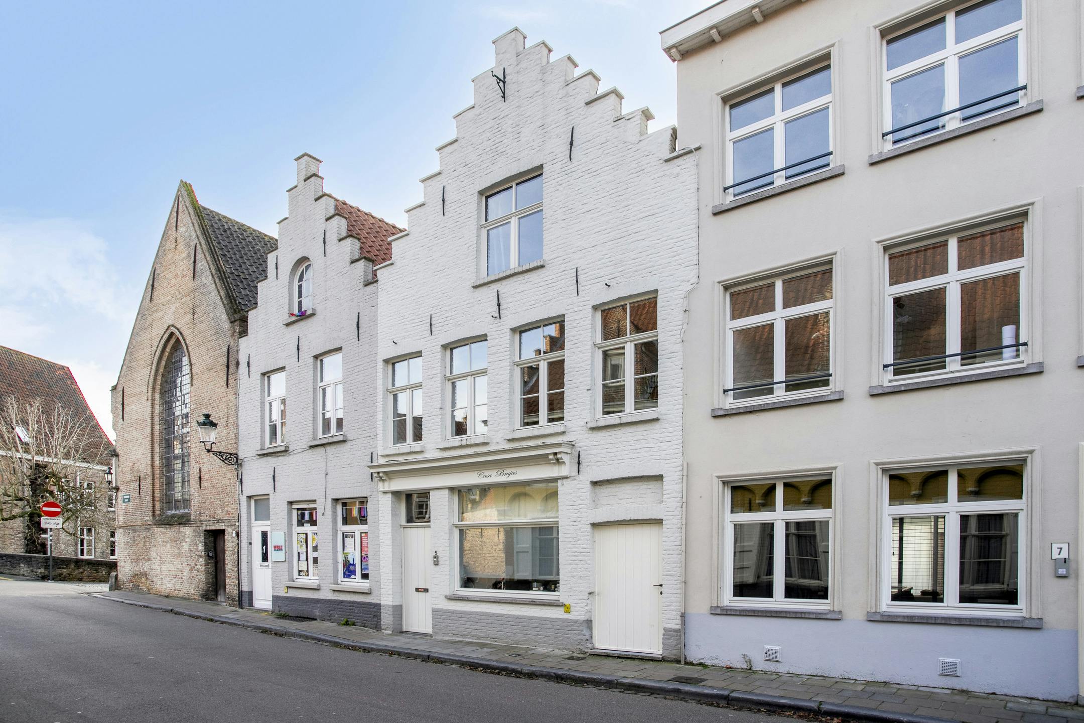 Uniek gerenoveerde herenwoning in Brugge met 3 slaapkamers foto 3