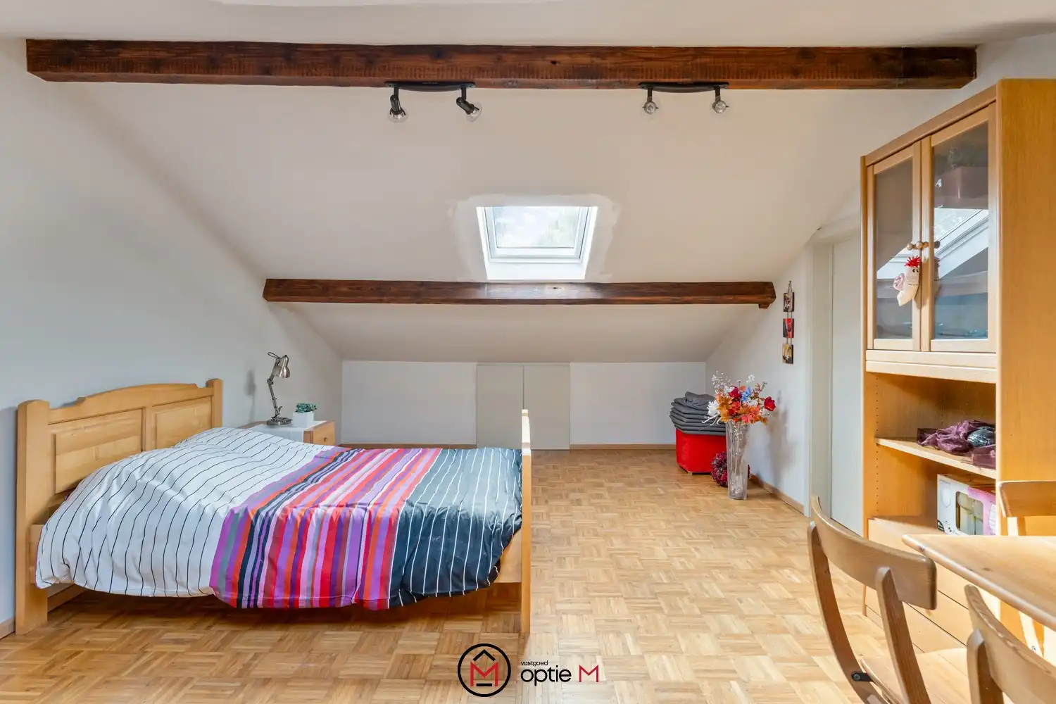 Rustig gelegen gezinswoning met 5 slaapkamers en garage foto 19