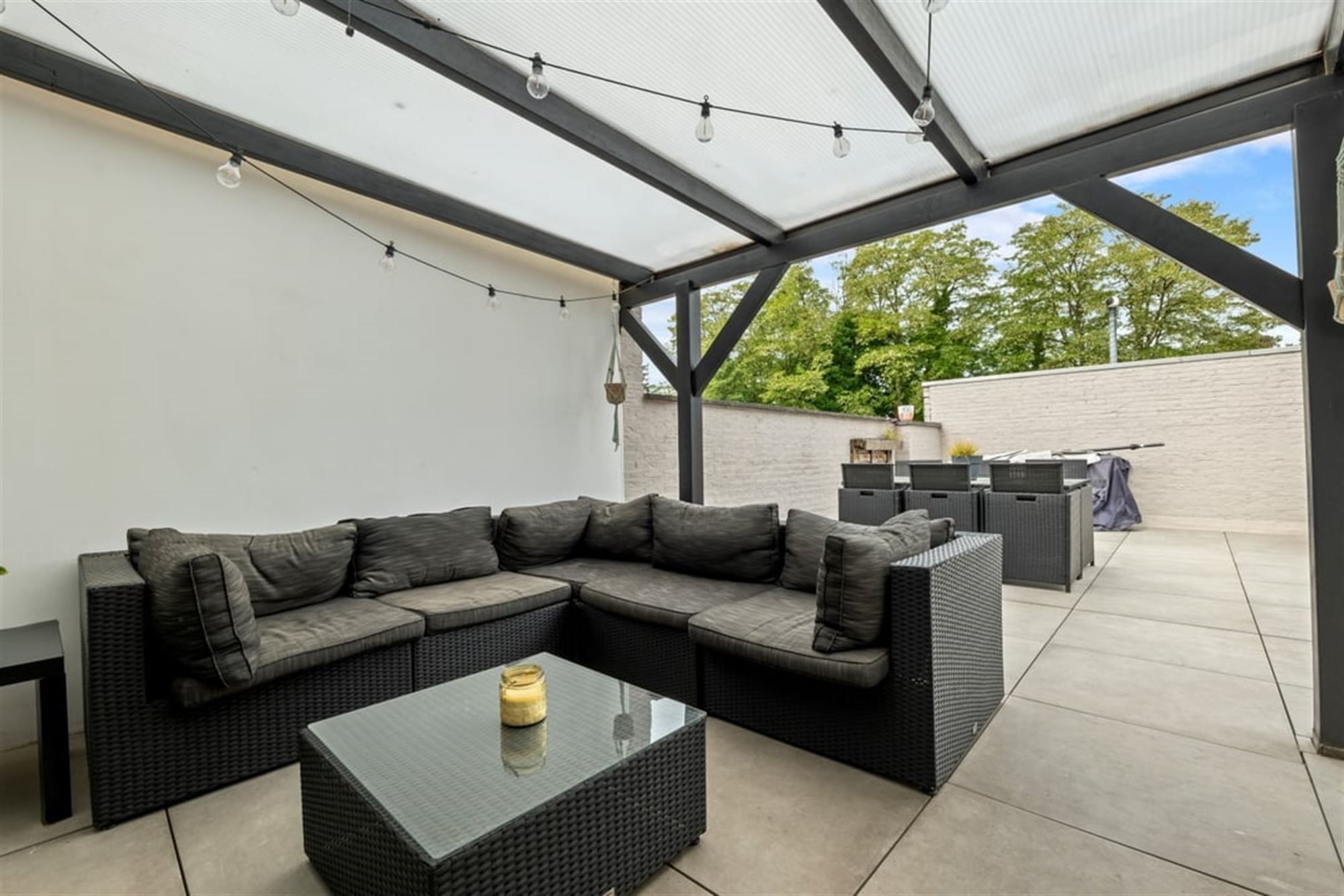 KNAP EN ENERGIEZUINIG APPARTEMENT MET 3 SLKS EN RUIM TERRAS VAN 55M² IN GENK  foto 2