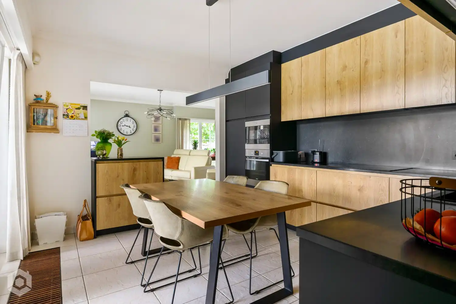 Instapklare villa met 5 slpkrs en zwembad op een perceel van 2.649 m² foto 7