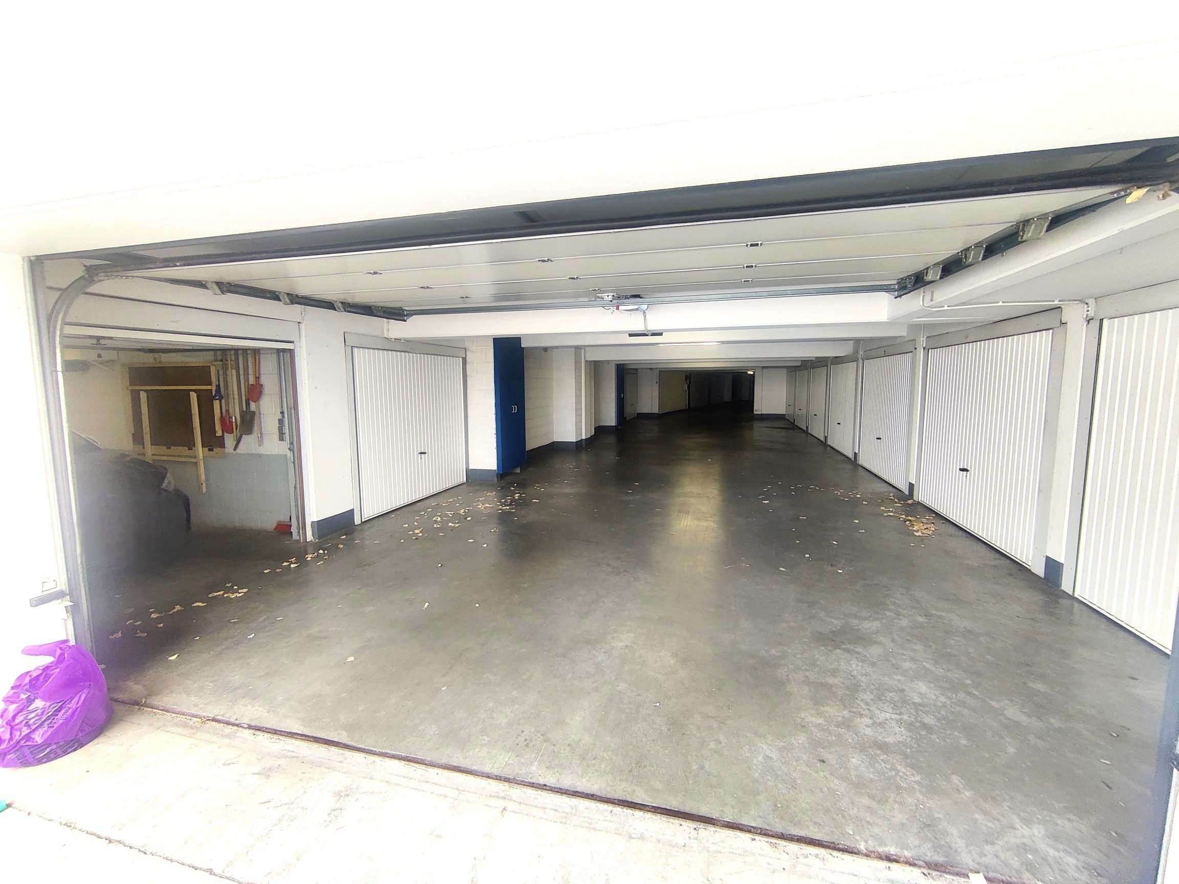 **Garagebox te Middelkerke (De Warande) gelegen op het domein "Golf Azur". foto 2