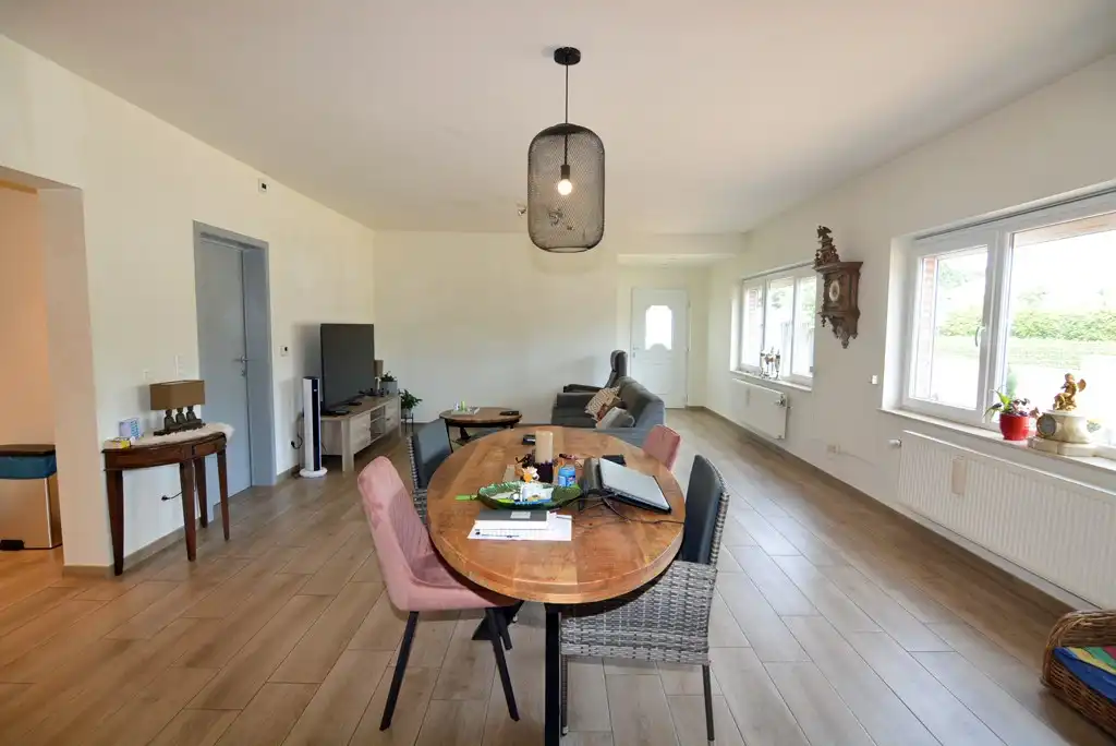 Gelijkvloers appartement met 3 slpks, veranda, tuin en garage foto 6