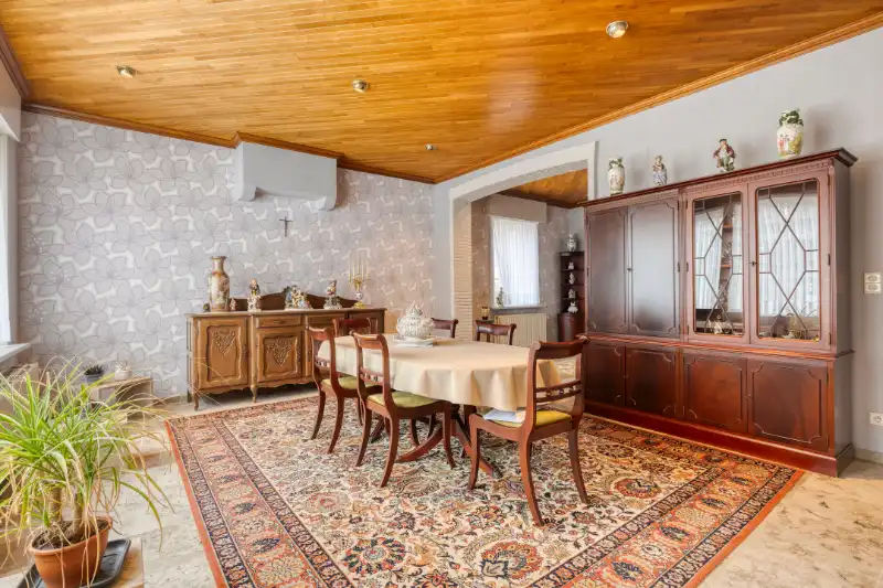 Wonen op het dorpsplein, met veel ruimte. foto 2