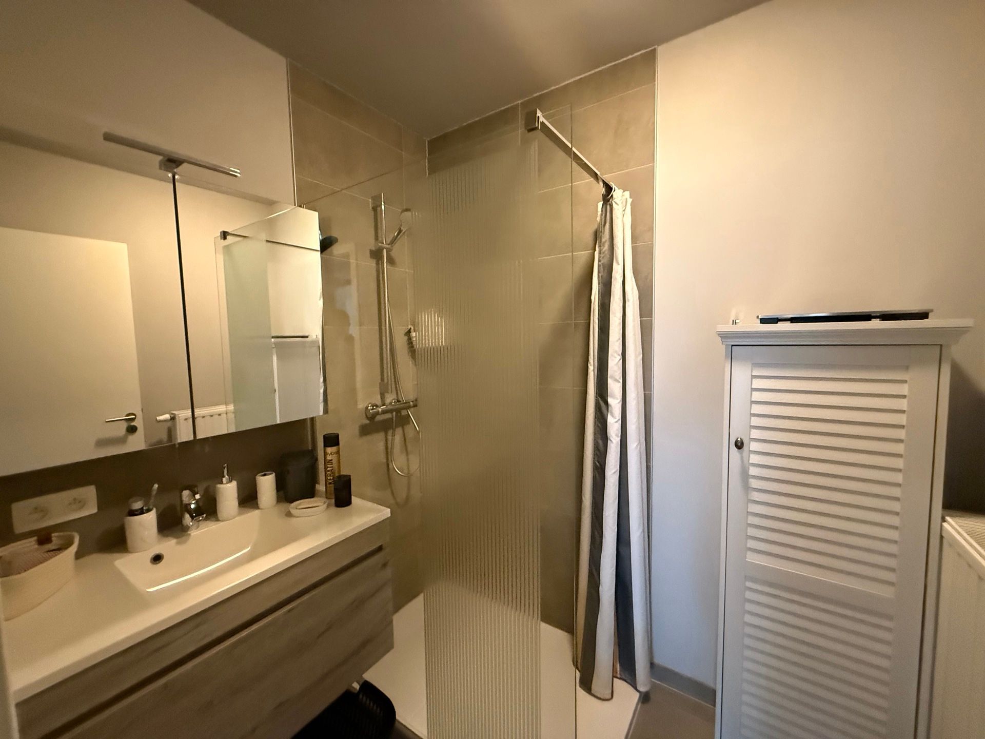 LIEDEKERKE - Luxueus appartement met staanplaats. foto 13