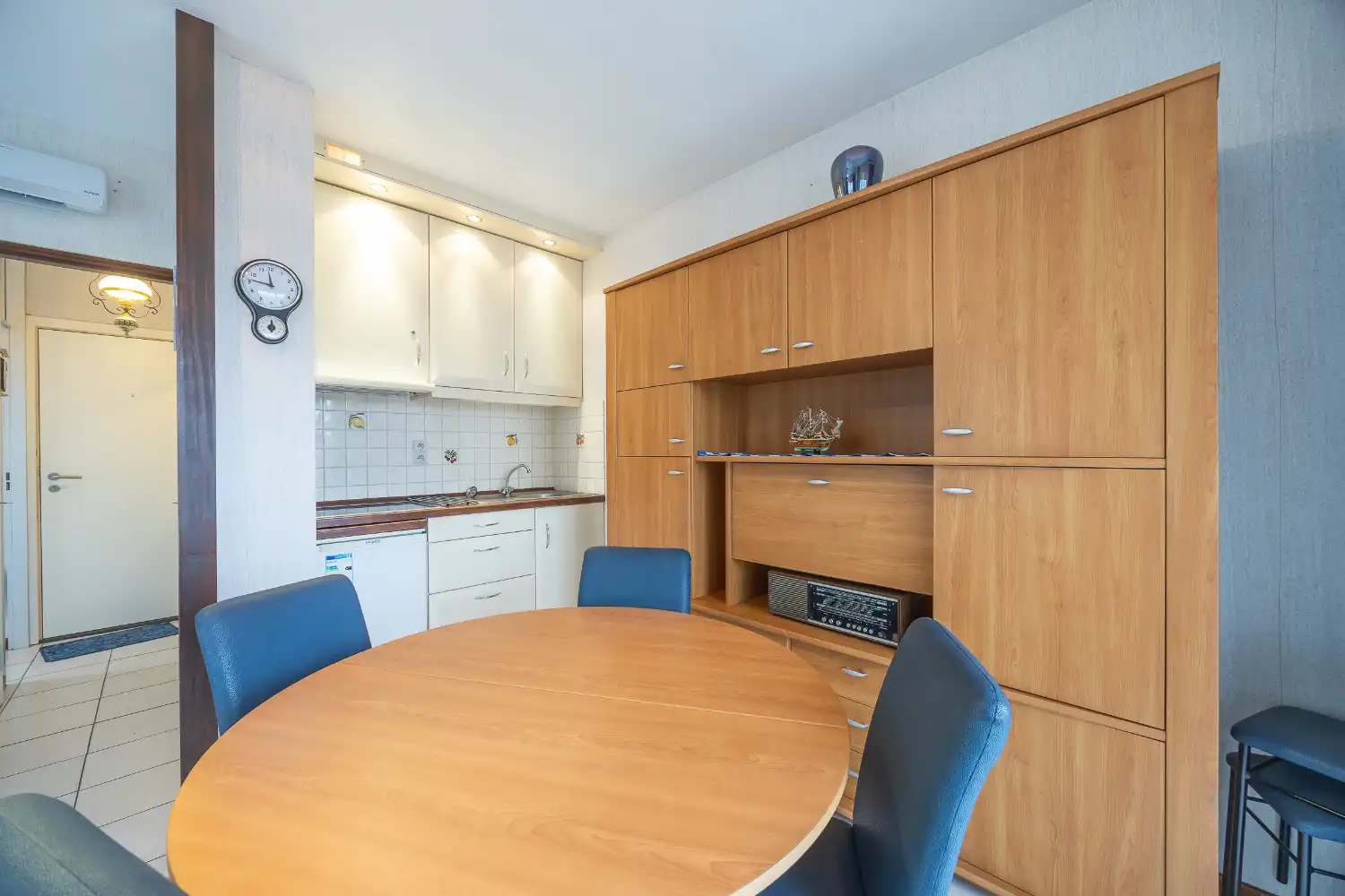 Lichtrijk éénslaapkamerappartement met zeezicht en zongericht terras op de Zeedijk foto 9