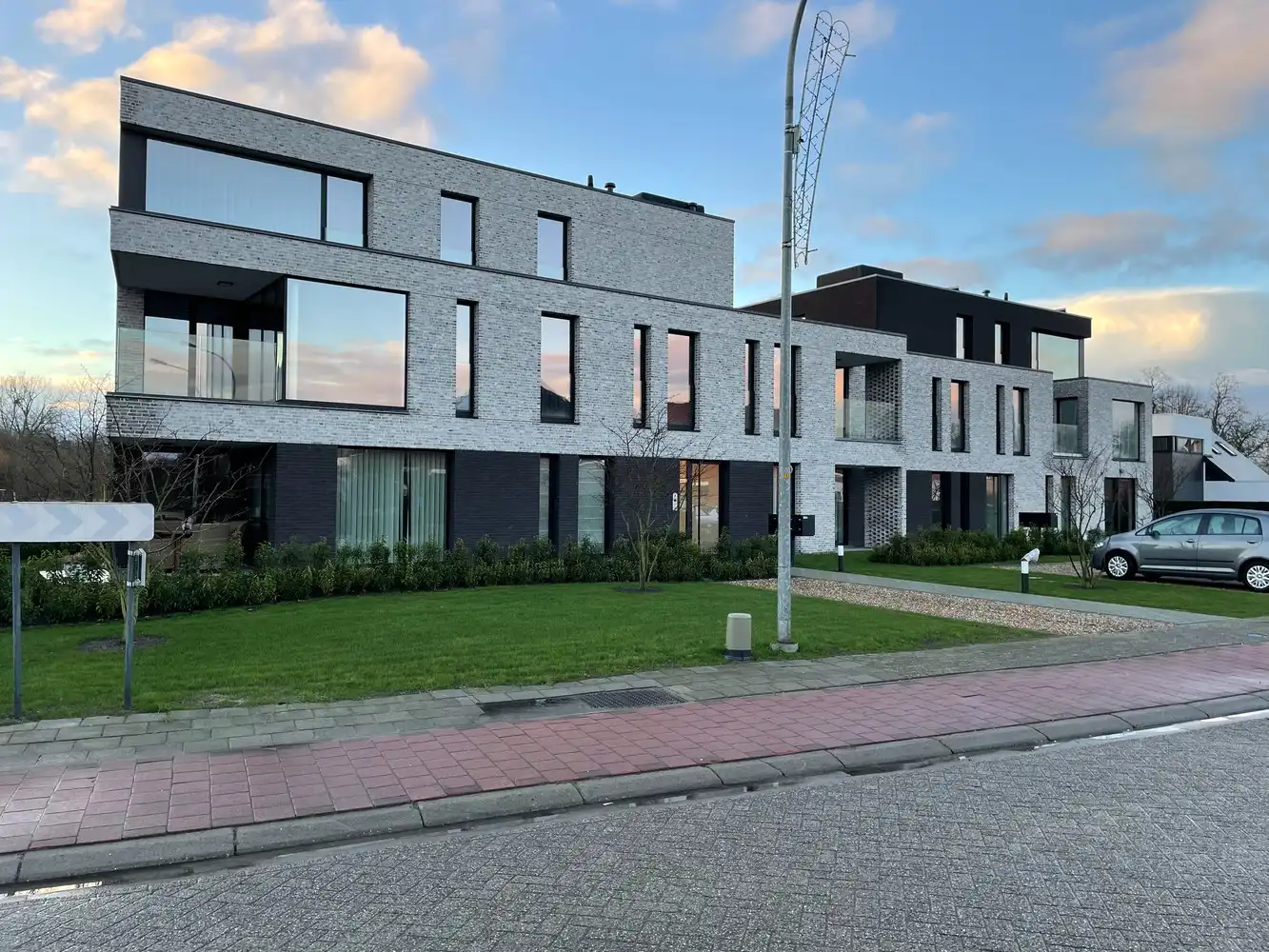 Gelijkvloers nieuwbouw app. met o.a. 2 slpks foto {{pictureIndex}}