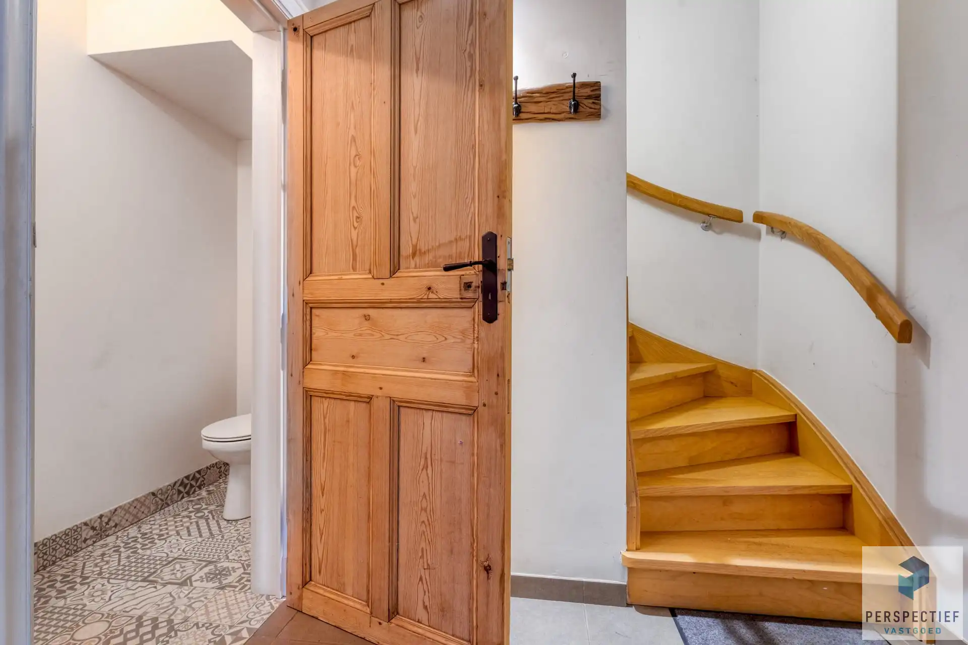 IN OPTIE - COMPROMIS IN OPMAAK | Ruime gerenoveerde woning met tuin & 2 privatieve autostaanplaatsen foto 10