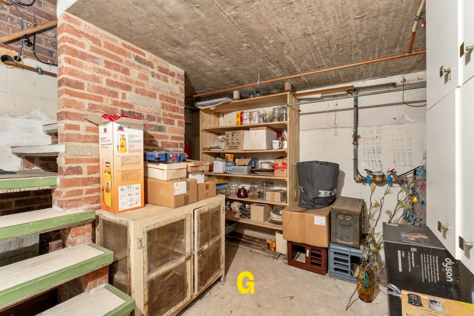 ***IN OPTIE*** Degelijk gebouwde halfopen woning met tuin en 315 m² vergunde opslagplaatsen en garage, vlak bij het centrum van Hoeselt foto 12