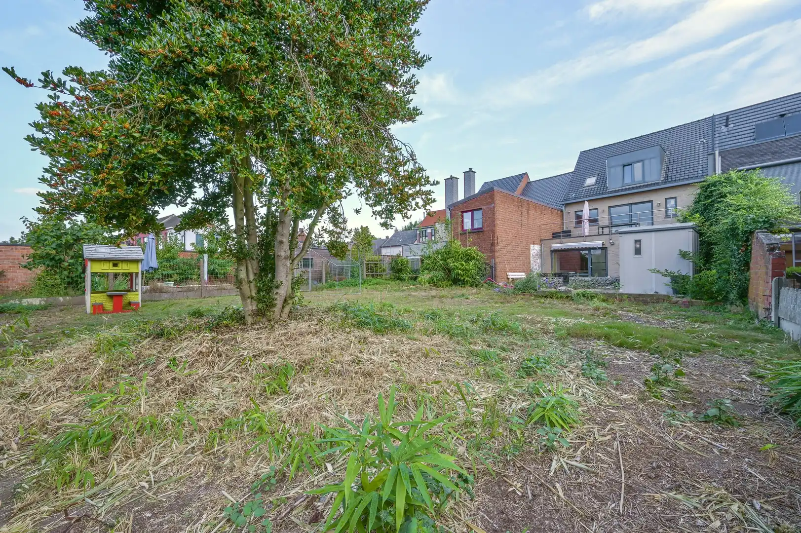 Veelzijdig handelspand te huur met grote zonnige tuin. foto 6