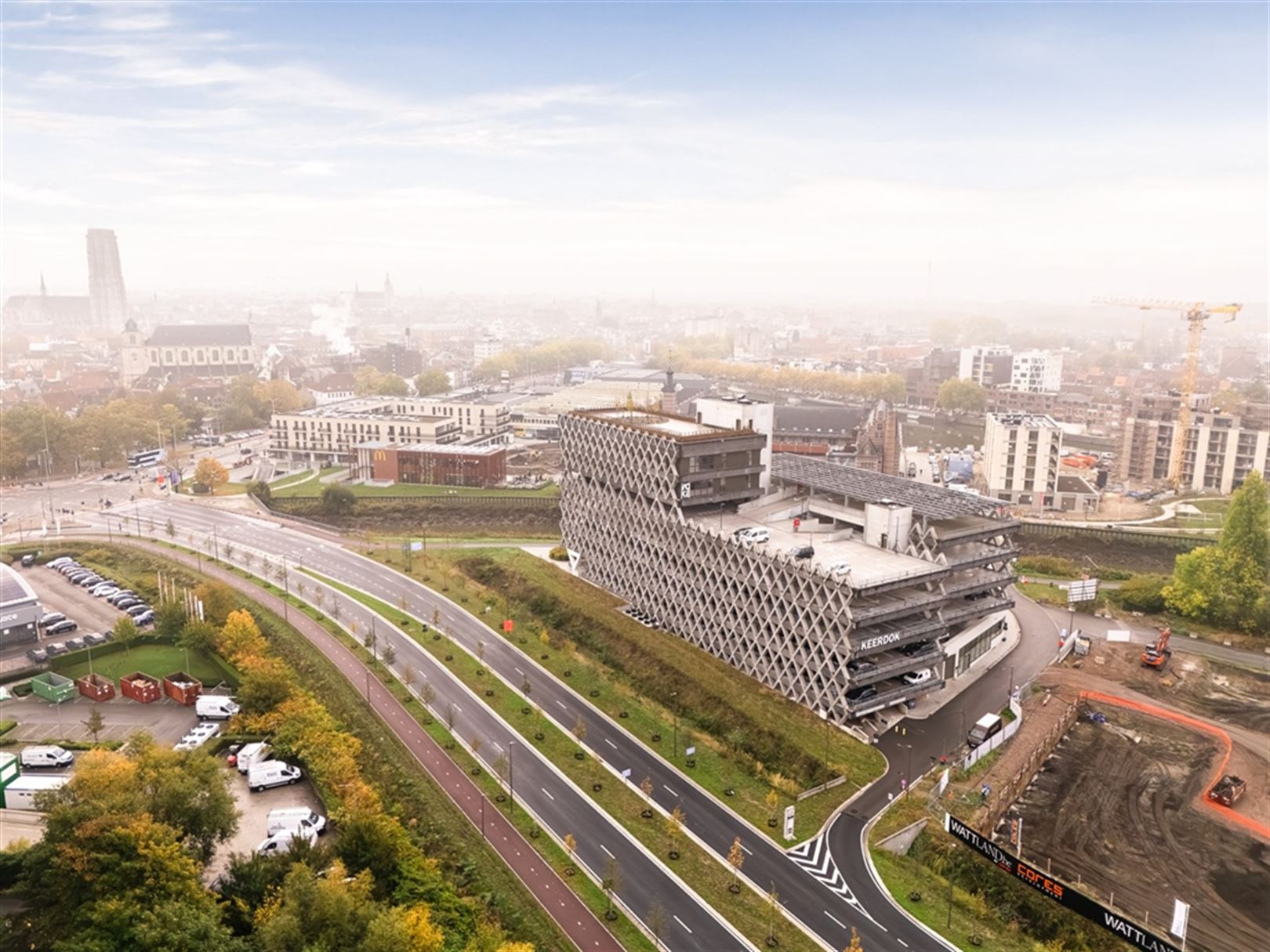 Nieuwbouw winkelunit van 1.000 m² foto 2