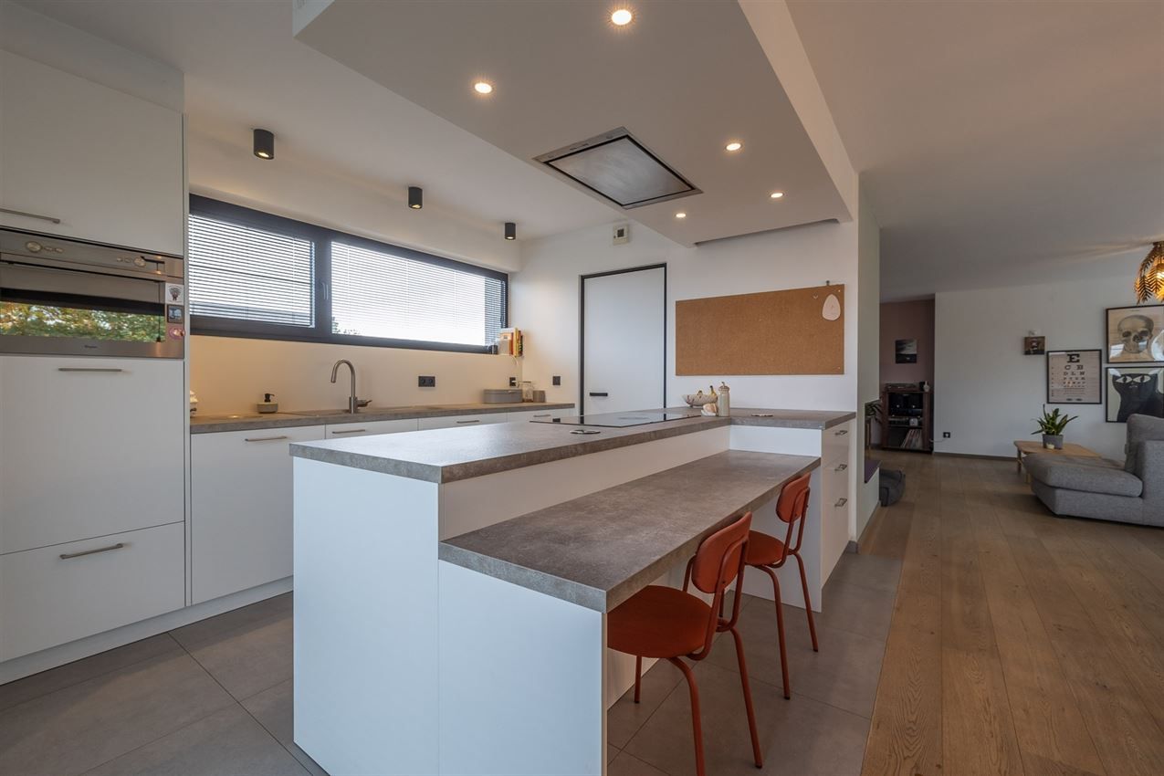 Penthouse met 3 slpk., riant terras, autostaanplaats en kelderberging foto 3