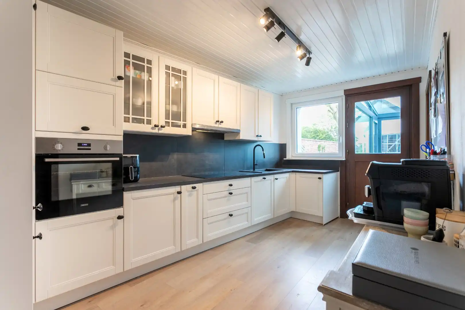 Gerenoveerde 3-gevelwoning met tuin en 4 slaapkamers te Sint-Genesius-Rode foto 8