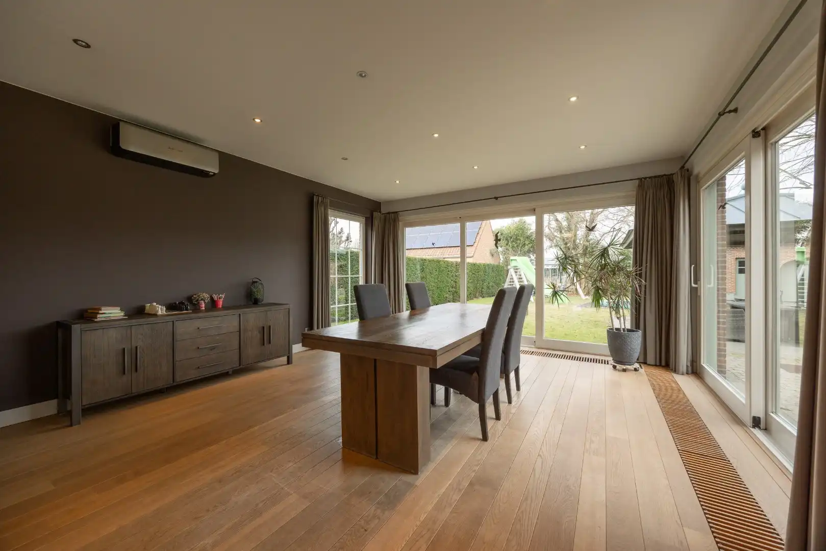 Prachtige ruime villa met naastliggende bouwgrond! foto 21