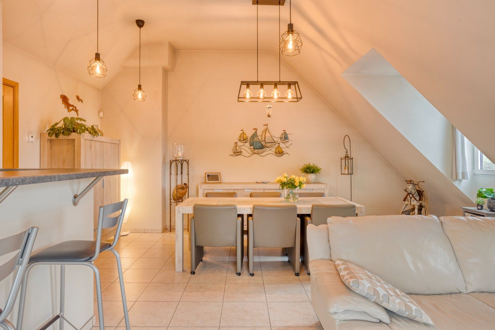 Stijlvol dakappartement met 2 slaapkamers en alle comfort foto 8