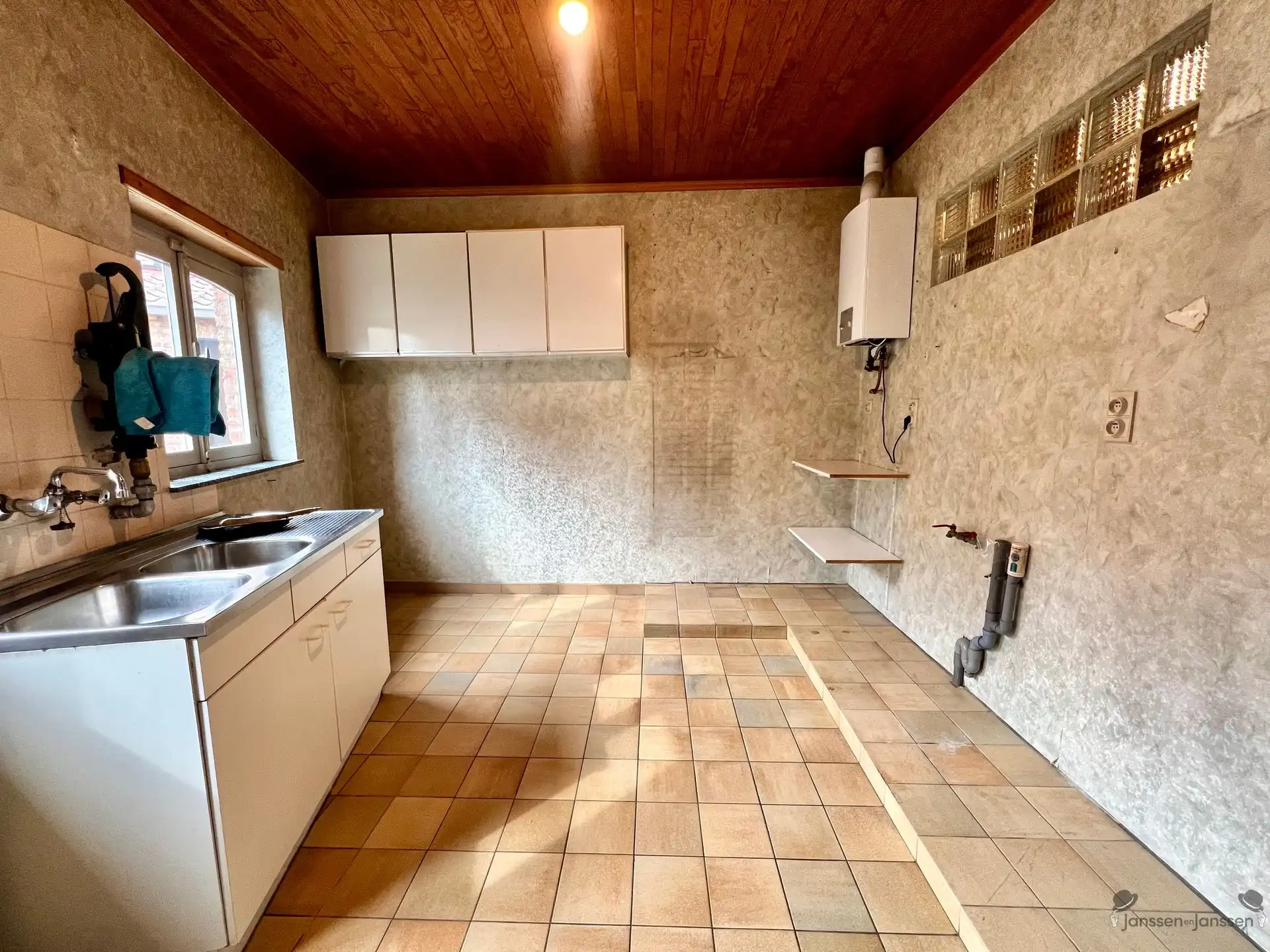 Charmante woning met garage foto 7