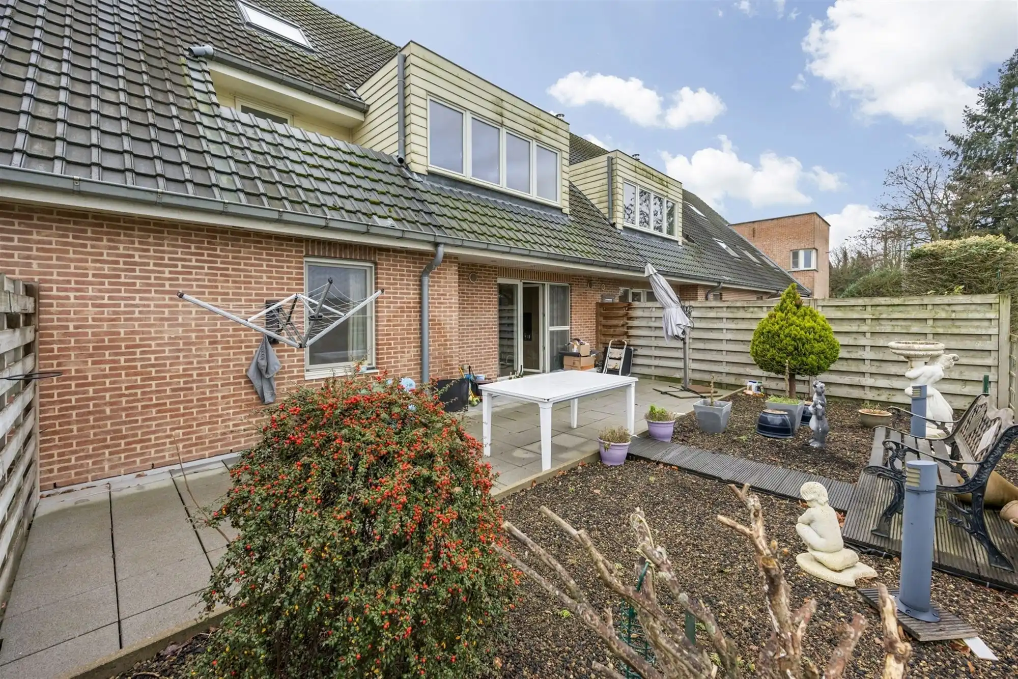 ENERGIEZUINIG APPARTEMENT MET 2 SLAAPKAMERS EN ZEER RUIM TERRAS (50M²) IN HET CENTRUM VAN OOSTHAM foto 3