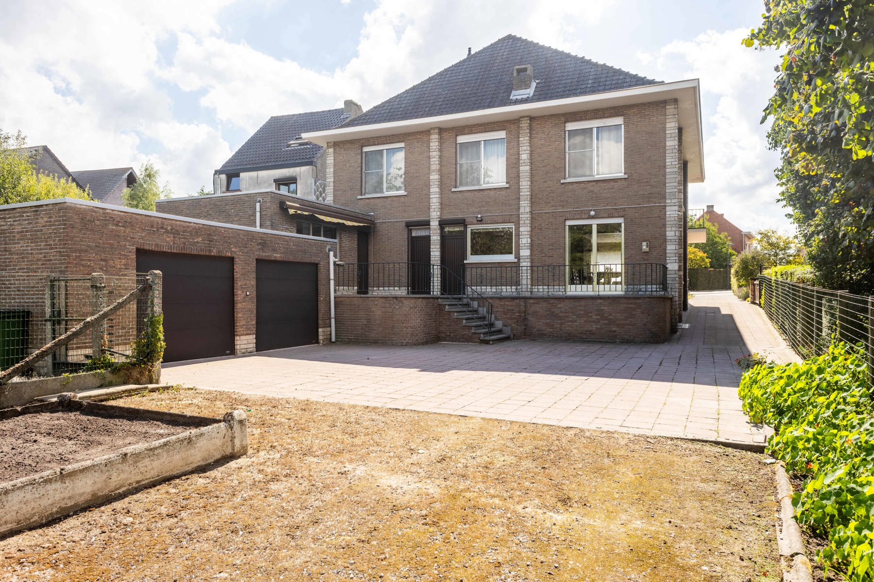 Statige woning met 7 slaapkamers + tuin op 2430 m2 foto 28
