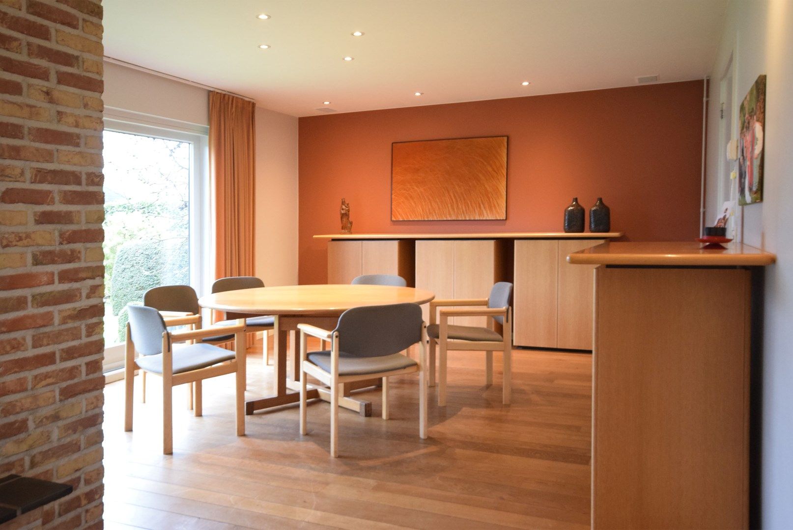 CHARMANTE BUNGALOW MET RUIME TUIN EN BIJGEBOUWEN IN ROESELARE foto 5