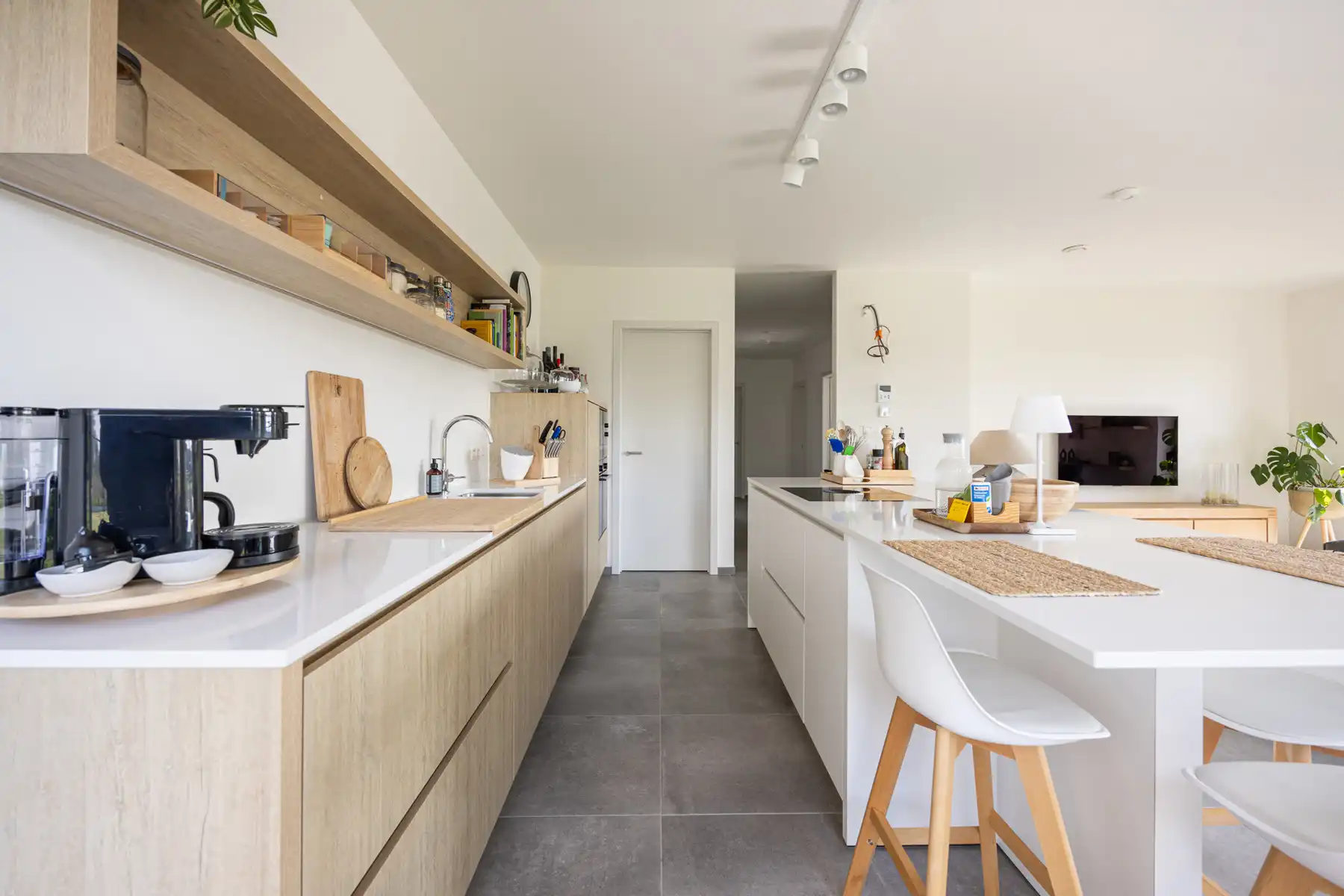 Ruim gelijkvloers appartement met 2 slaapkamers en terras in residentie Moleneynde. foto 12