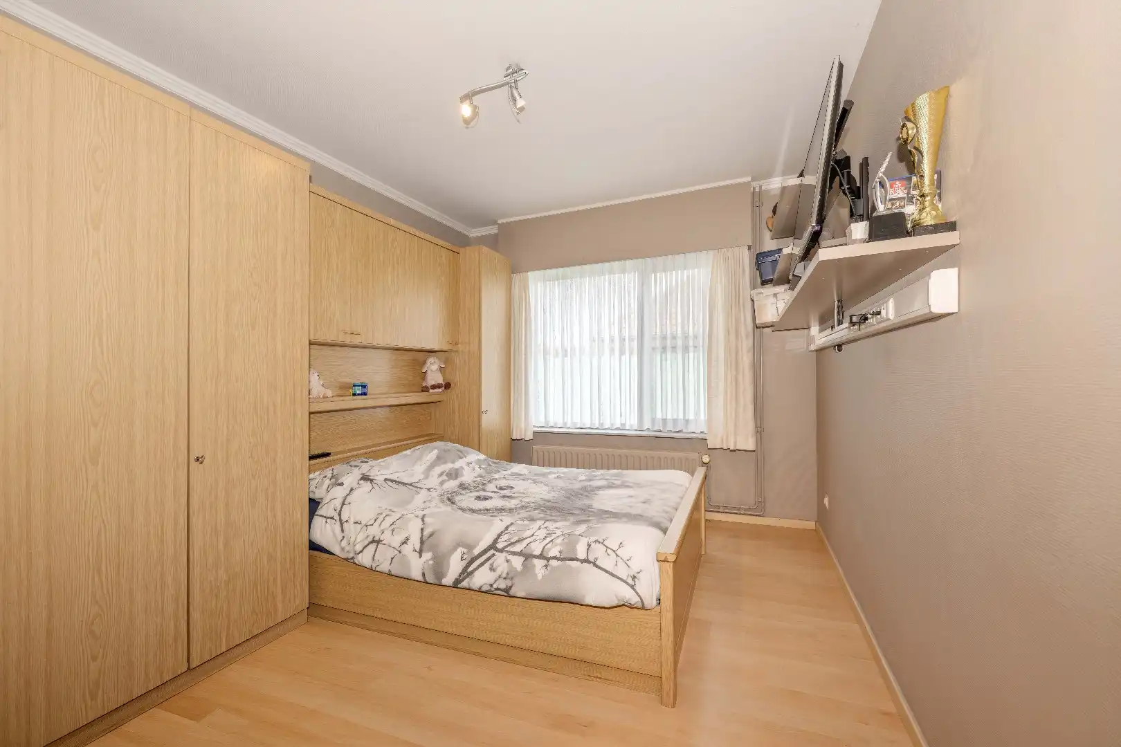 ALLEENSTAANDE WONING OP 1.009 m² MET 3 SLPKS EN TUIN  foto 13