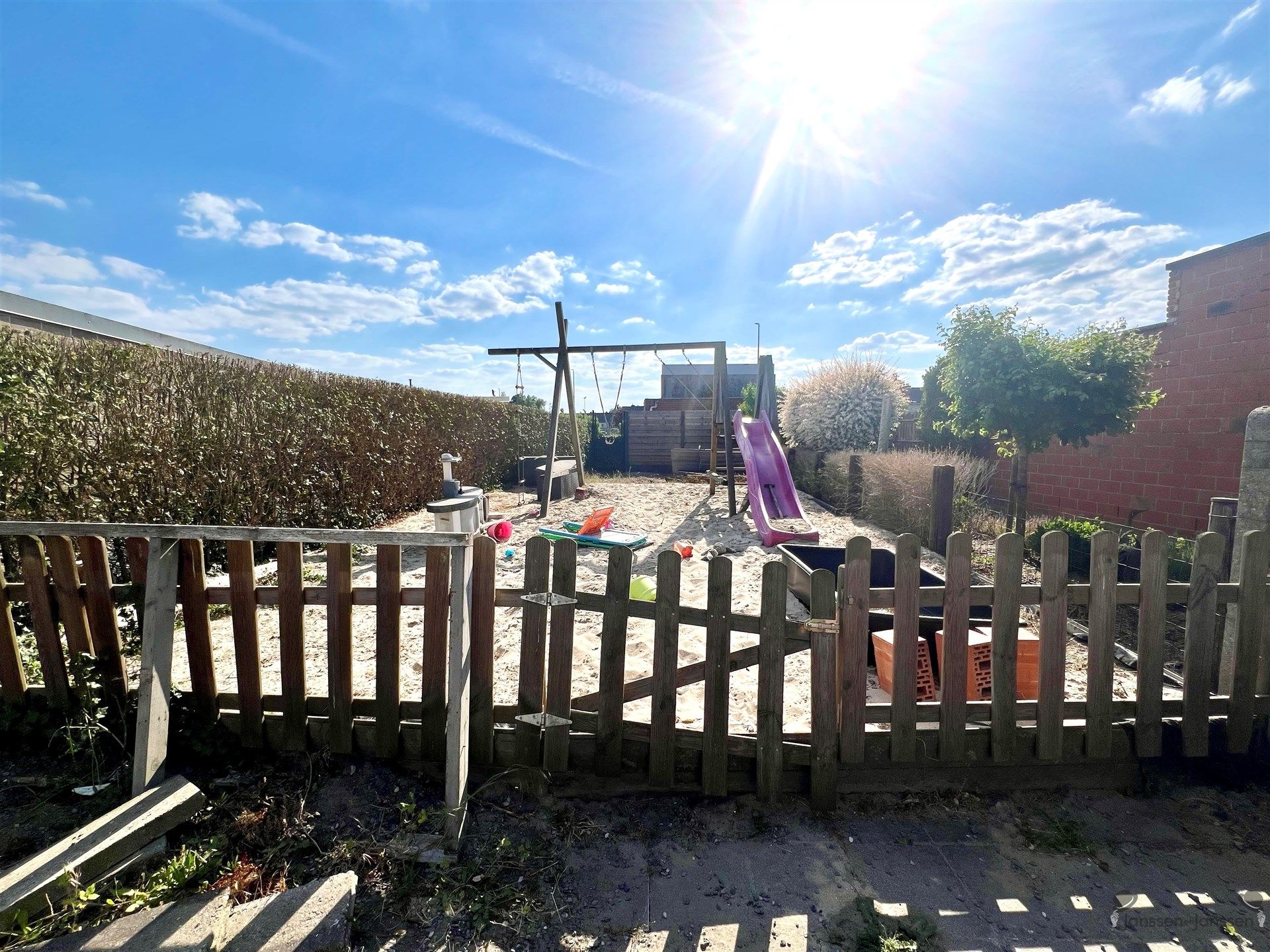 Te renoveren halfopen bebouwing met tuin foto 12